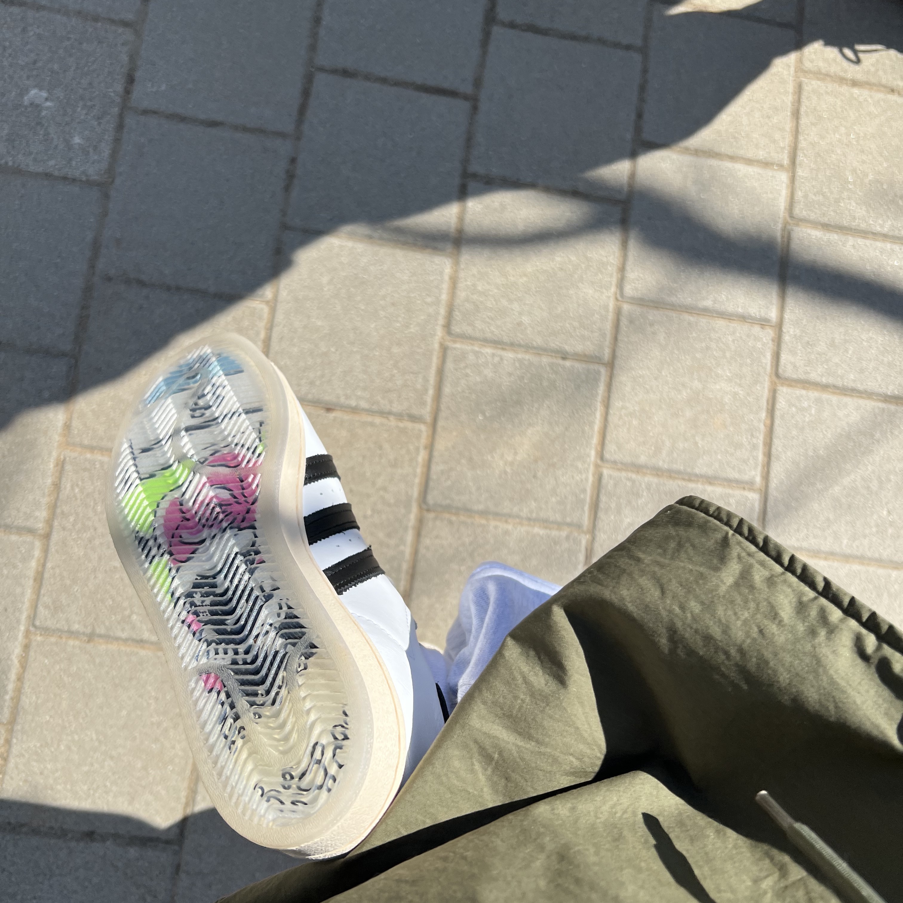 Adidas x Taegeukdang Superstar White Black 착용 스타일 - 2