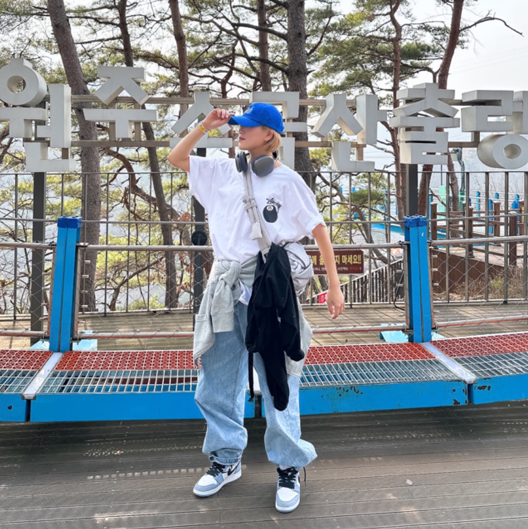 Nike x Stussy NRG FL SS 8 Ball T-Shirt White (DO9323-100), Nike x Stussy NRG FL SS 8 Ball T-Shirt White (DO9322-100) 착용 스타일 - 2
