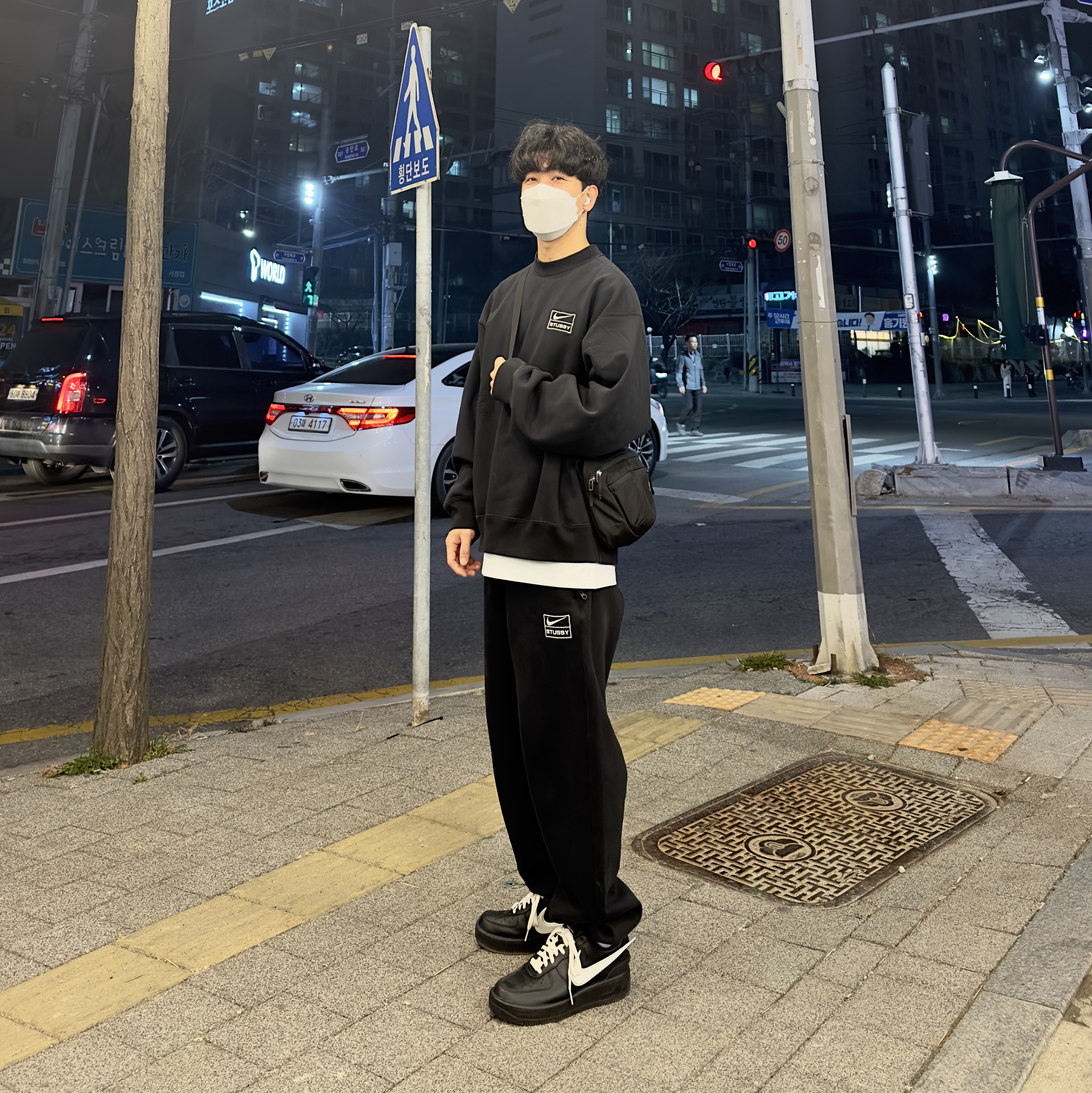 Nike x Stussy NRG Washed Fleece Crewneck Black (DO5310-010), Nike x Stussy NRG Washed Fleece Pants Black (DO5296-010) 착용 스타일