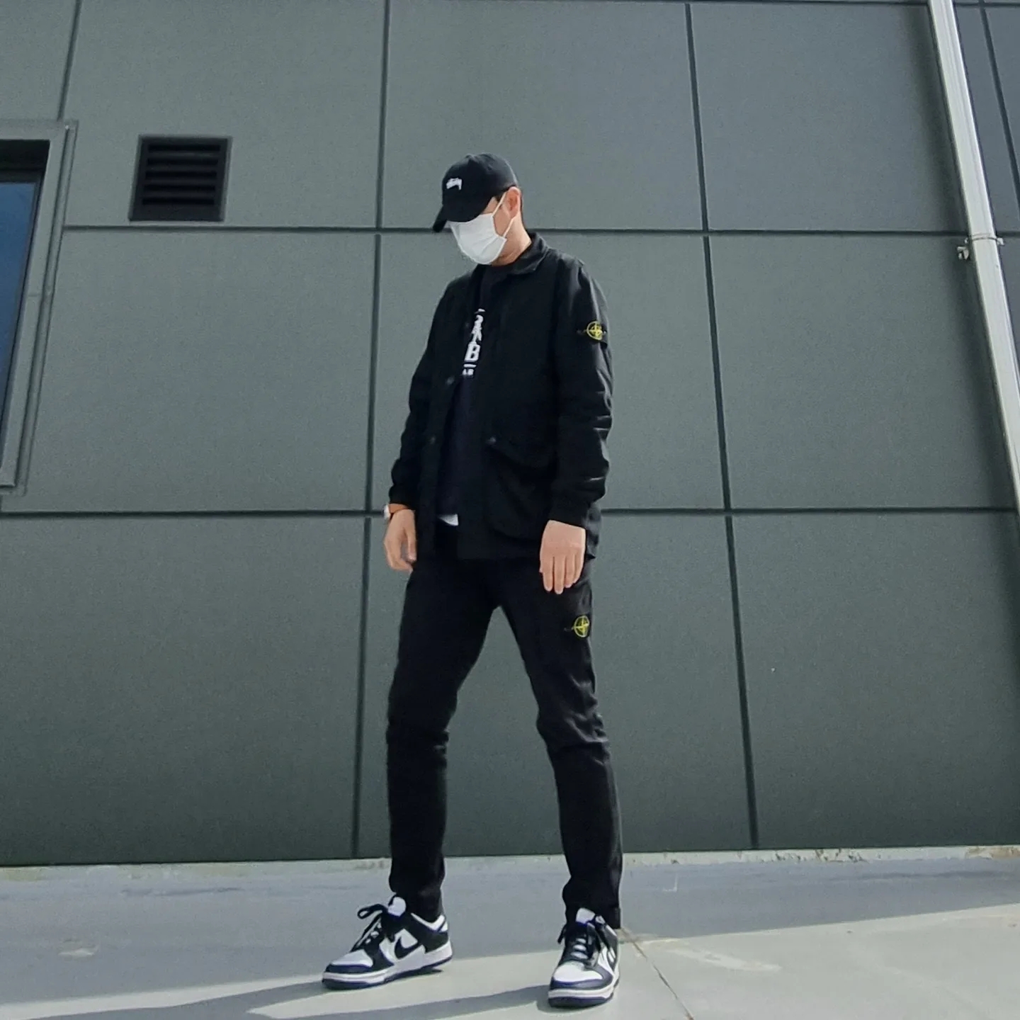Stone Island 439WN Brushed Cotton Canvas Garment Dyed Old Effect Jacket Black - 22SS, Stone Island 318L1 T.CO+OLD Cargo Pants Navy Blue - 20FW 착용 스타일 - 3
