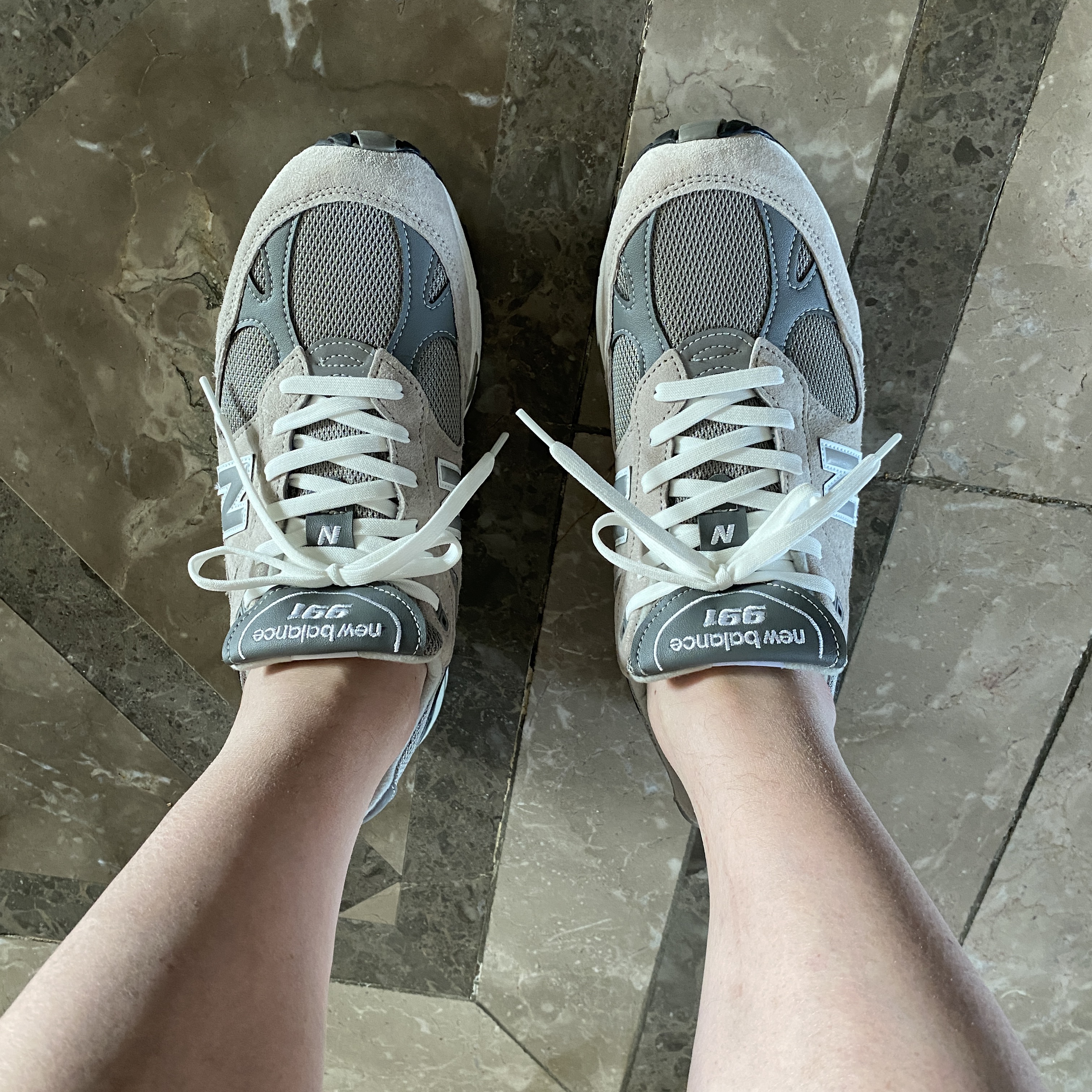 New Balance 991 Made in UK Grey 착용 스타일 - 1