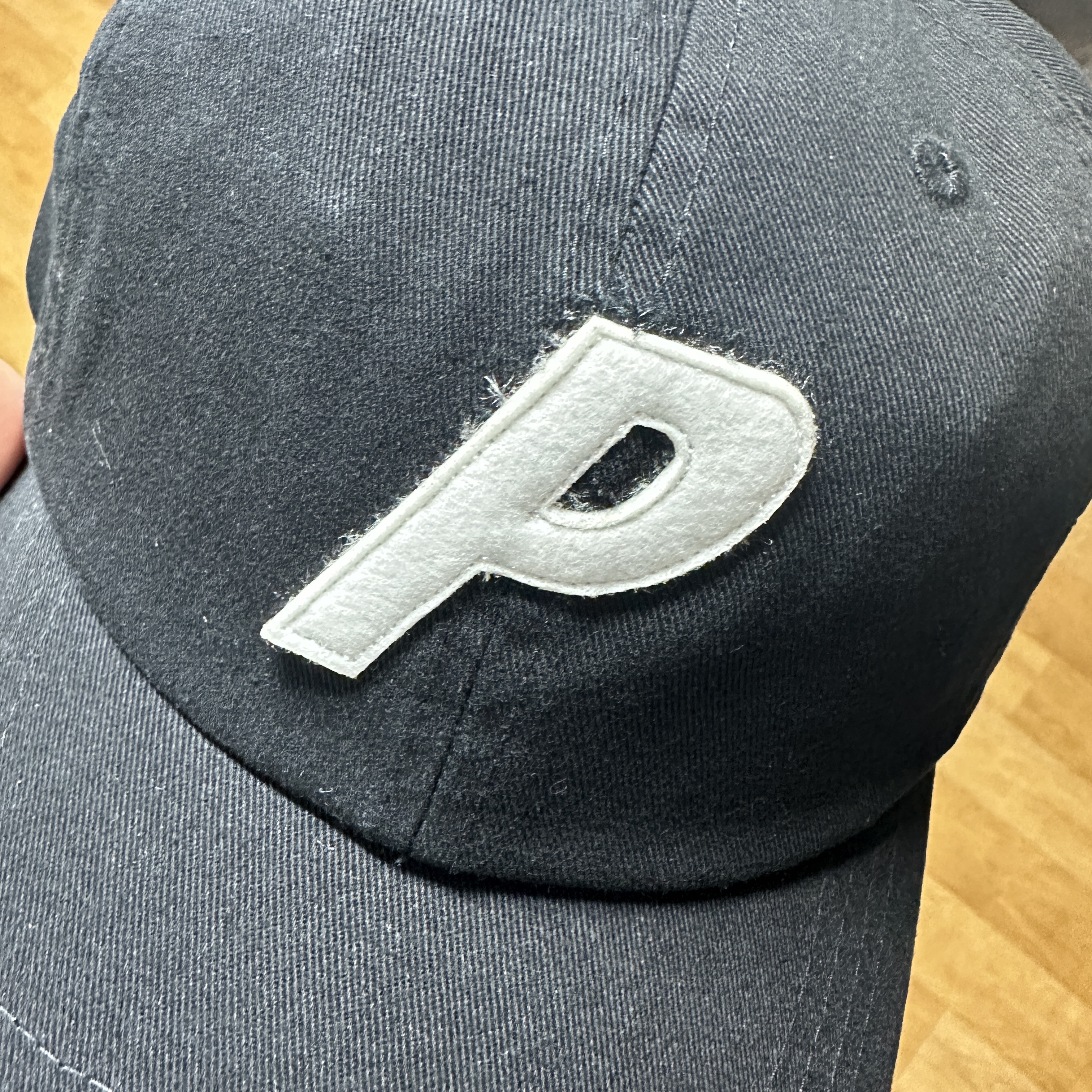 Palace P 6-Panel Black - 22FW 착용 스타일
