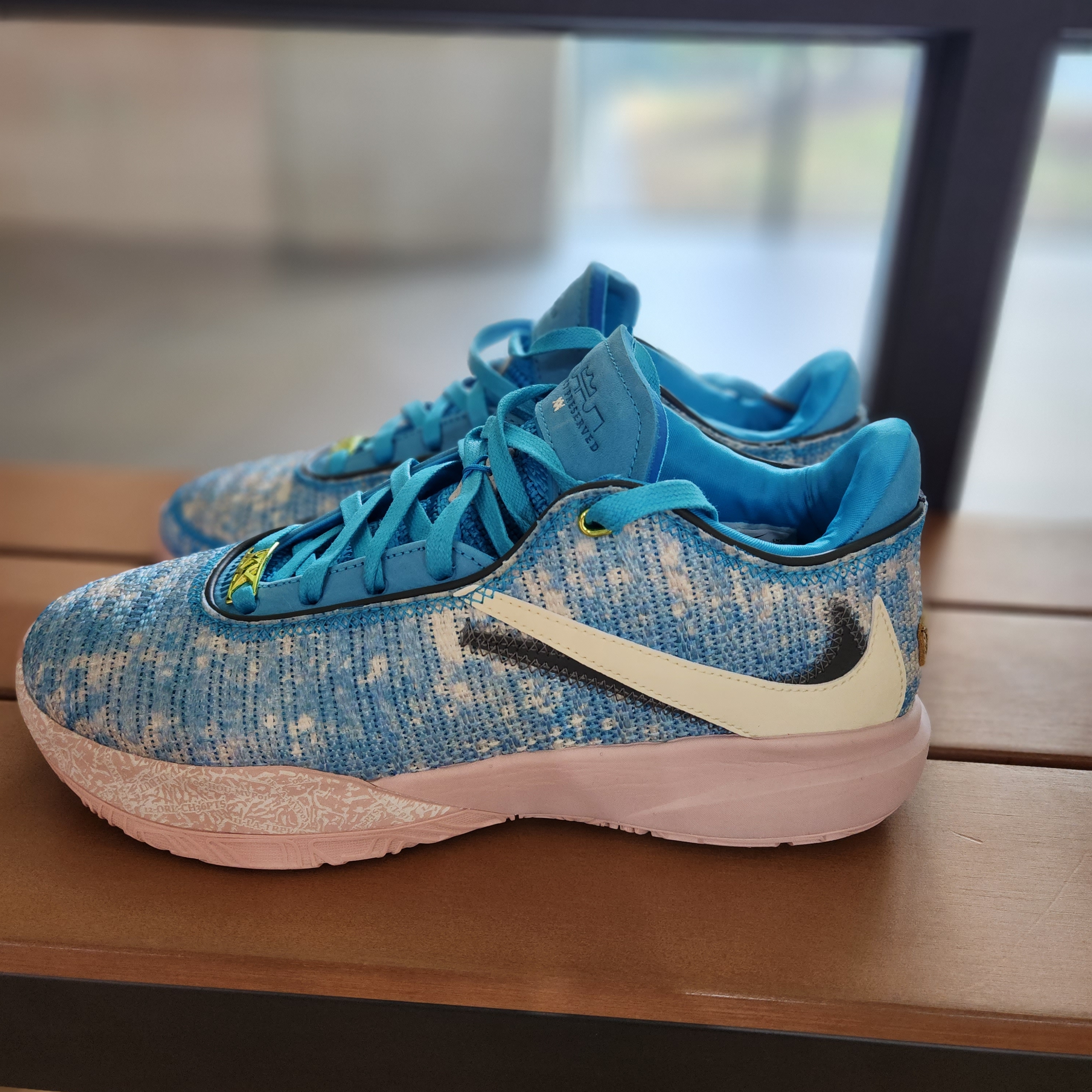 Nike LeBron XX ASW EP Blue Lightning Coconut Milk 착용 스타일 - 1