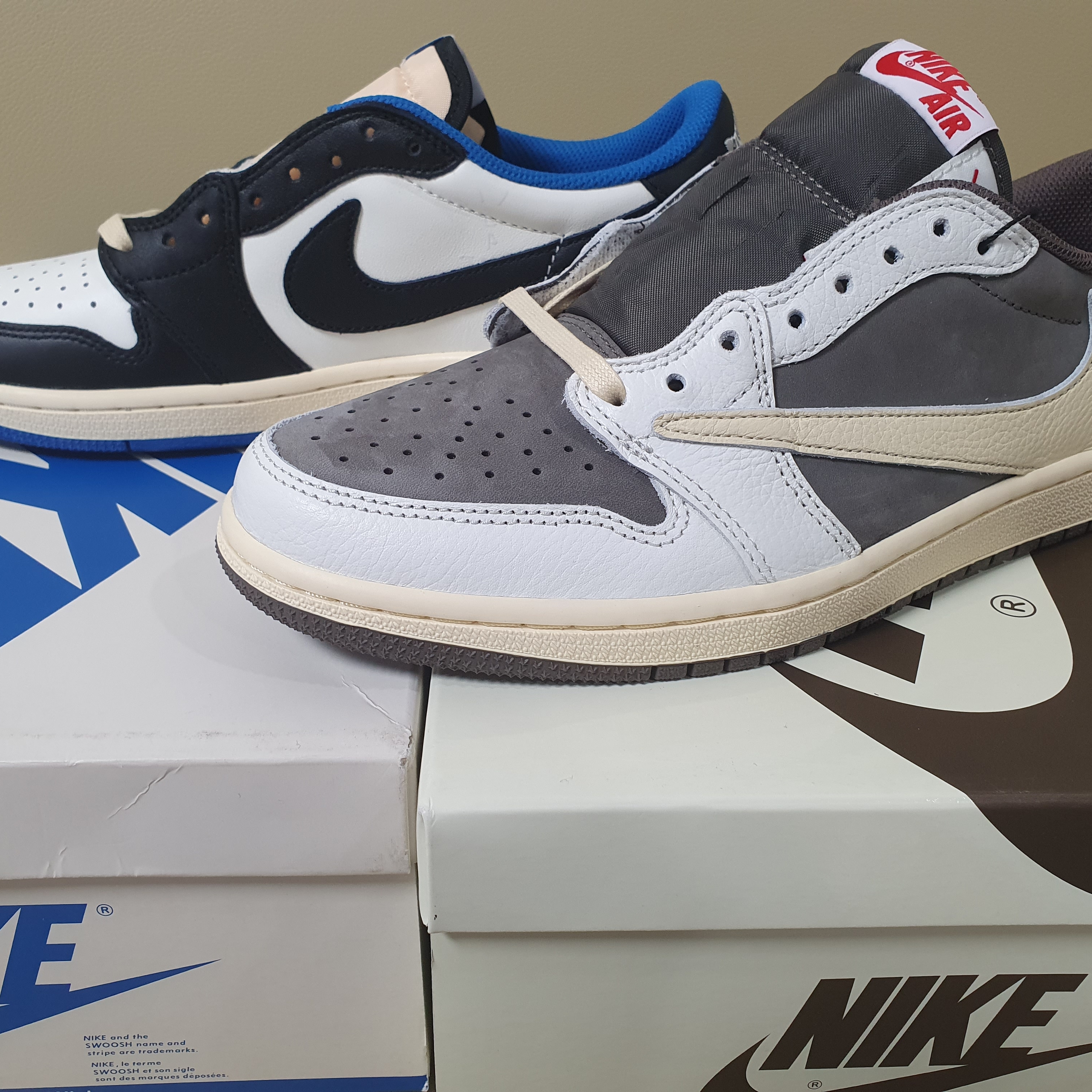 Jordan 1 x Travis Scott x Fragment Retro Low OG SP Military Blue, Jordan 1 x Travis Scott Retro Low OG SP Sail and Ridgerock 착용 스타일 - 3