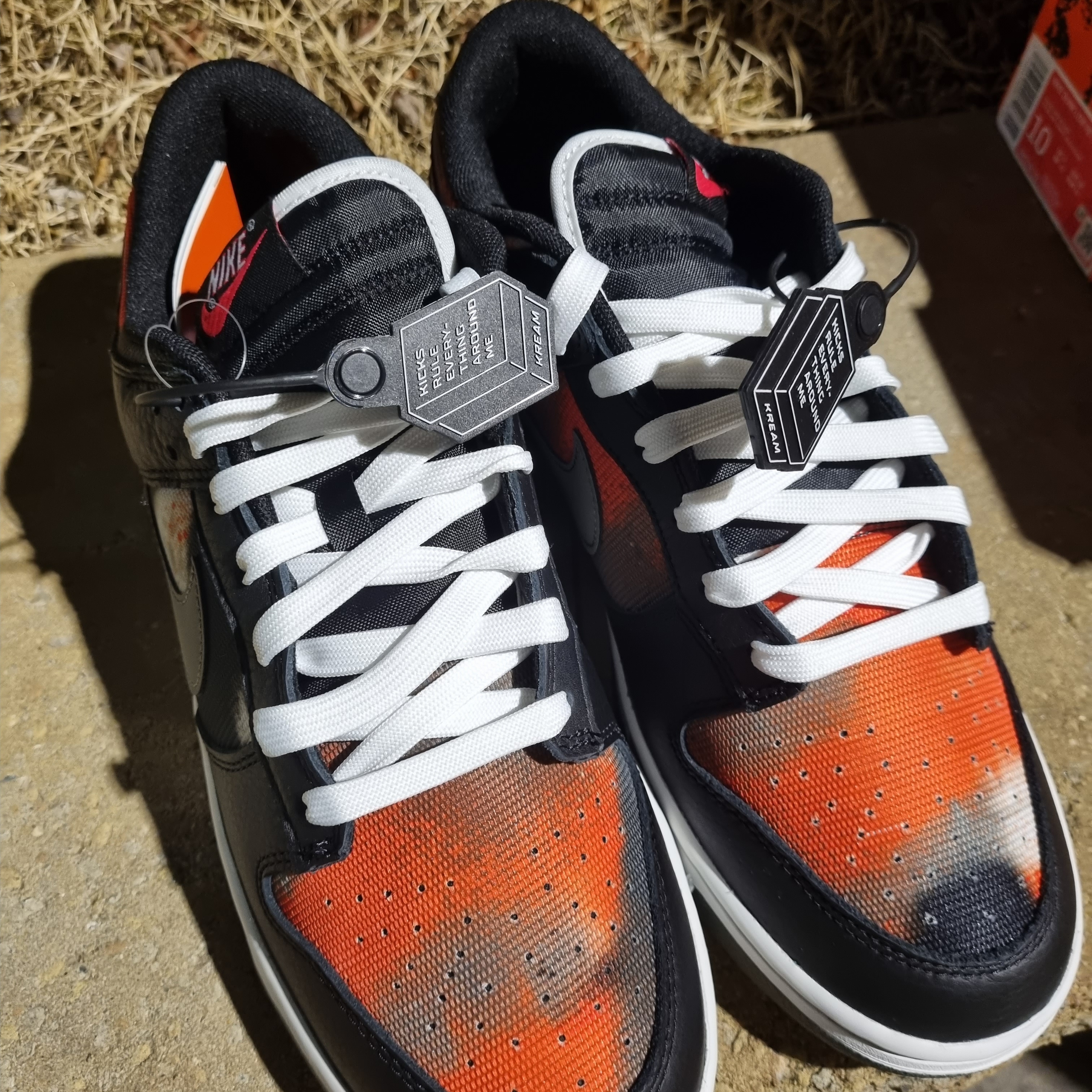 Nike Dunk Low Retro PRM Black and Tumbled Grey 착용 스타일
