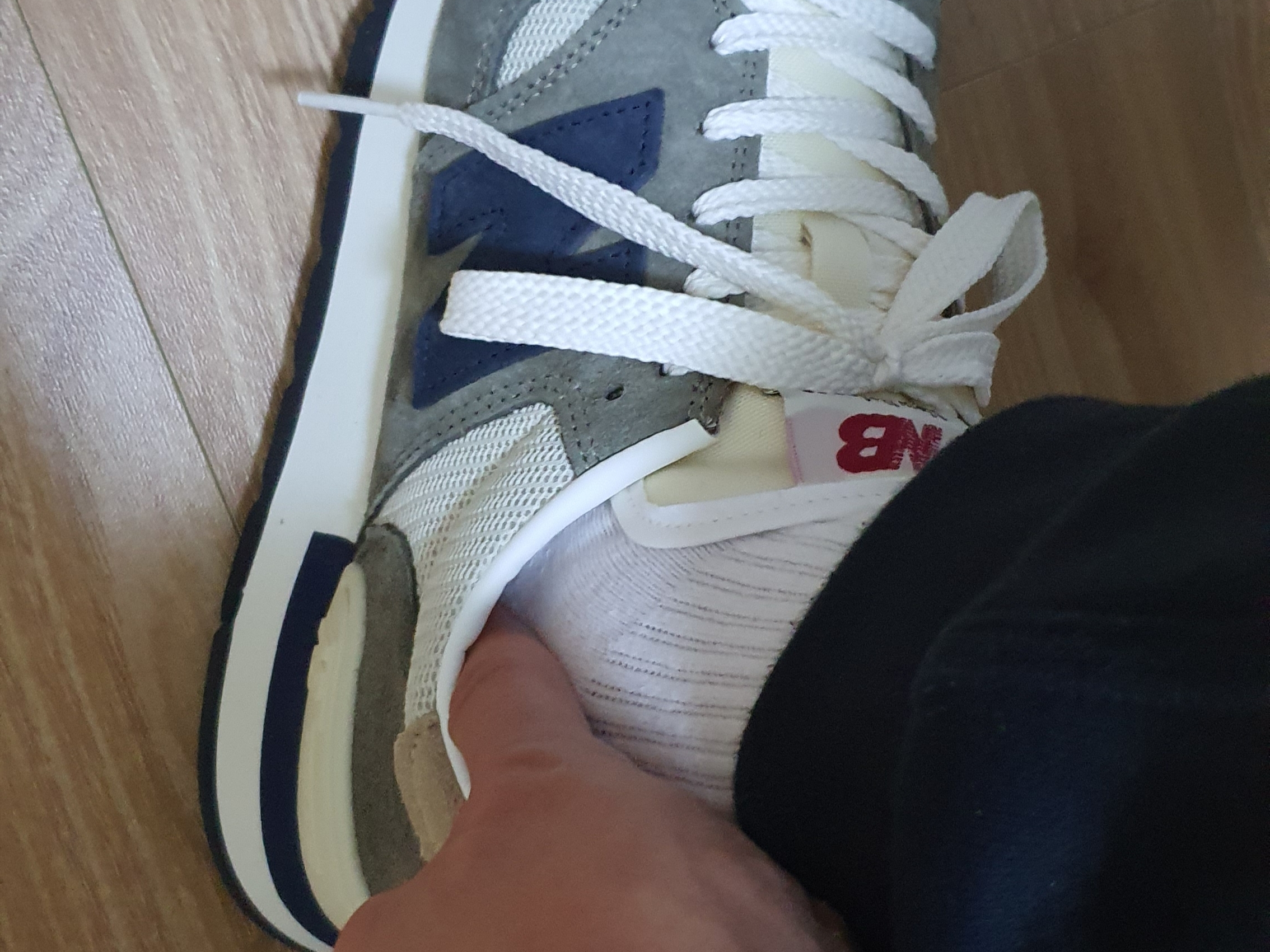New Balance 990v1 Made in USA Grey White, New Balance 990v1 Made in USA Olive 착용 스타일 - 4
