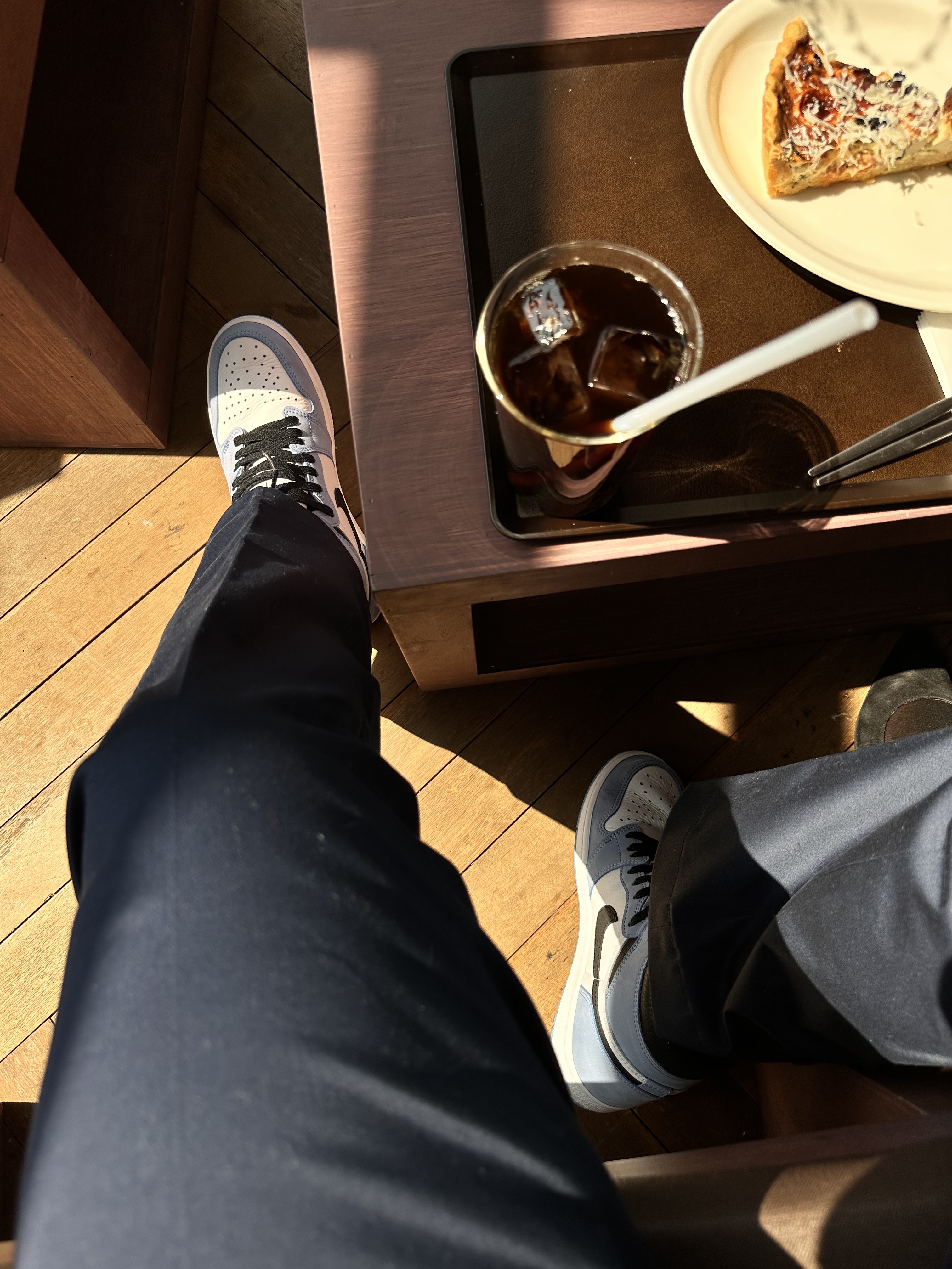 Jordan 1 Retro High OG University Blue 착용 스타일