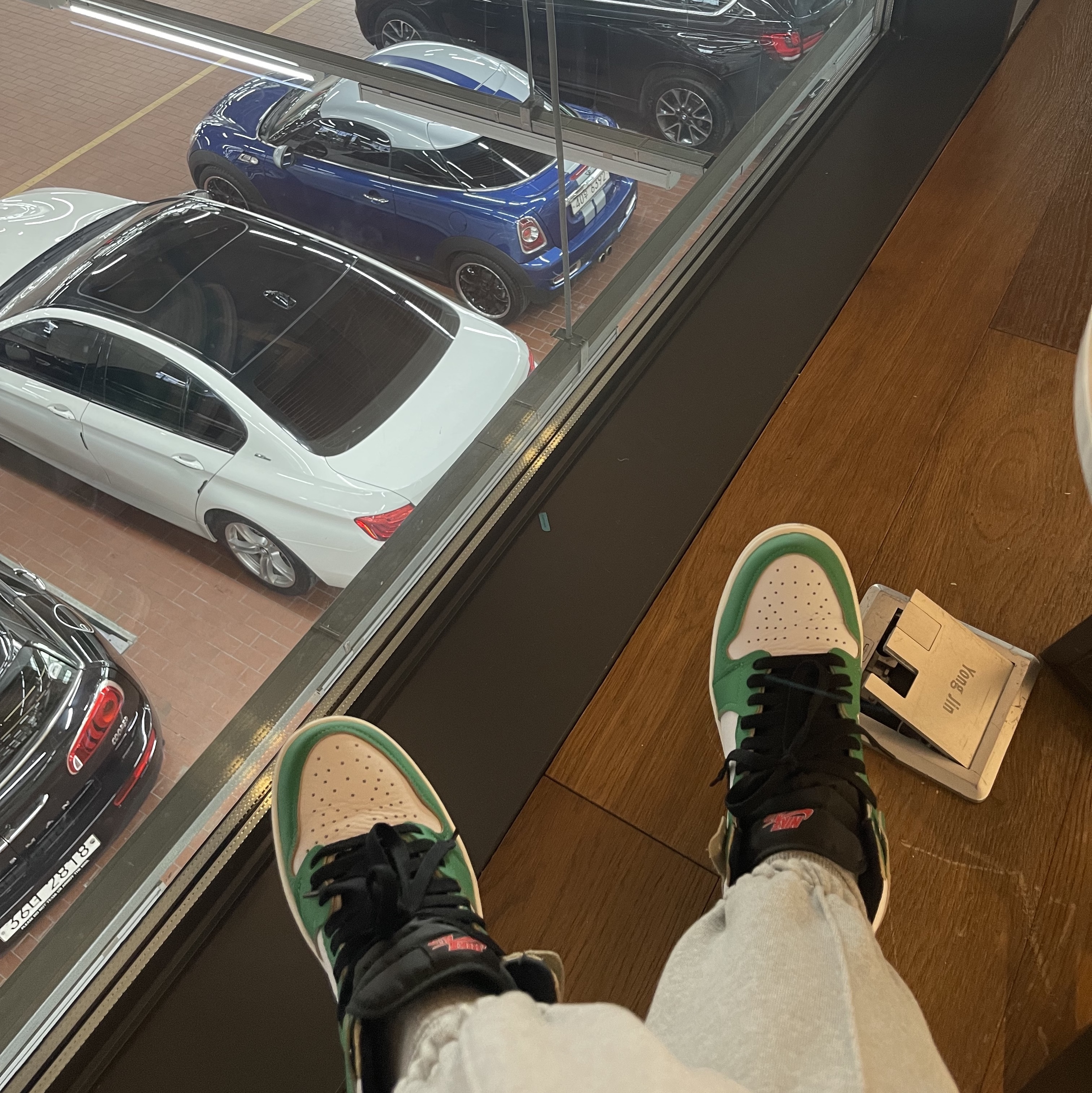 (W) Jordan 1 Retro High OG Lucky Green 착용 스타일 - 2