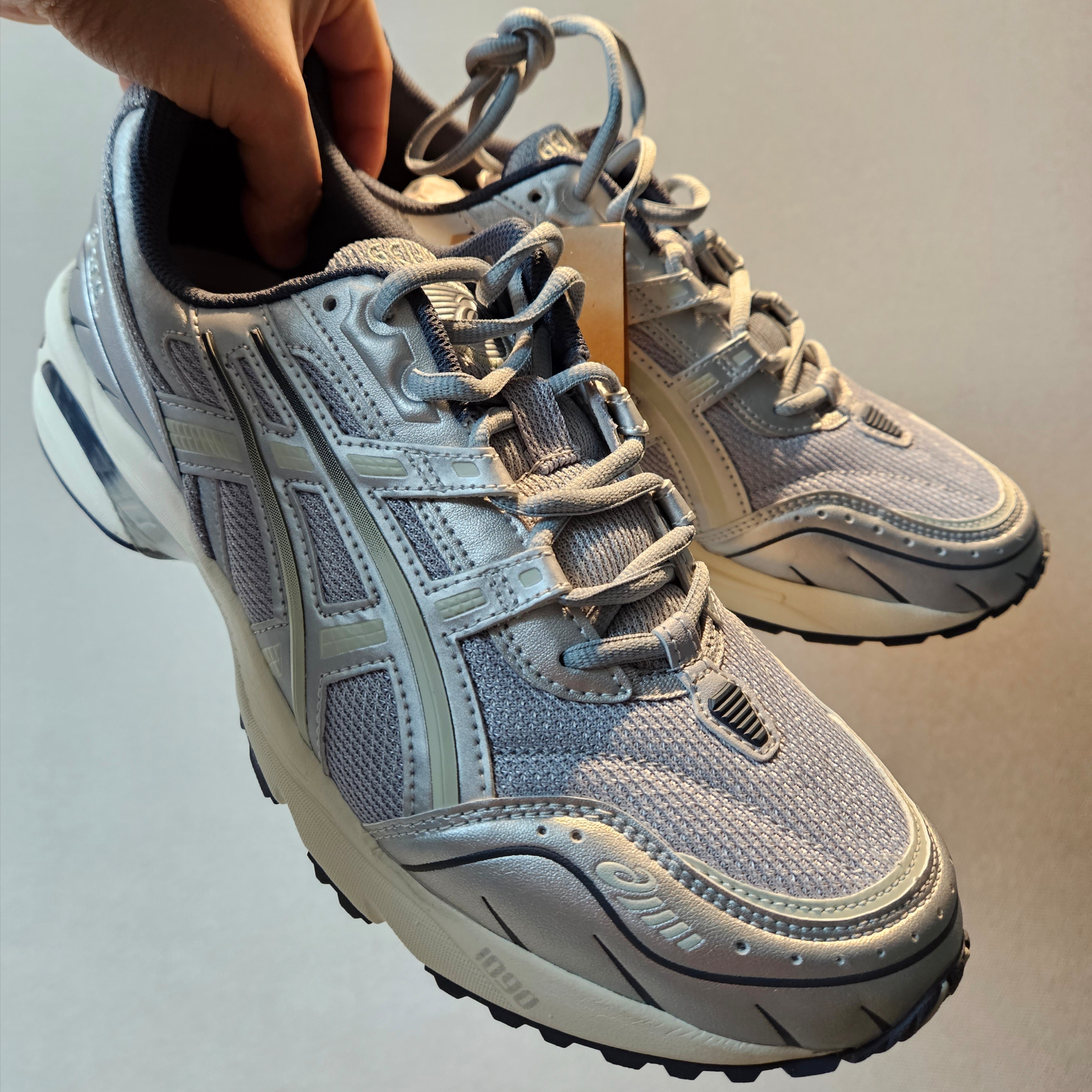 Asics Gel-1090 Piedmont Grey 착용 스타일 - 3