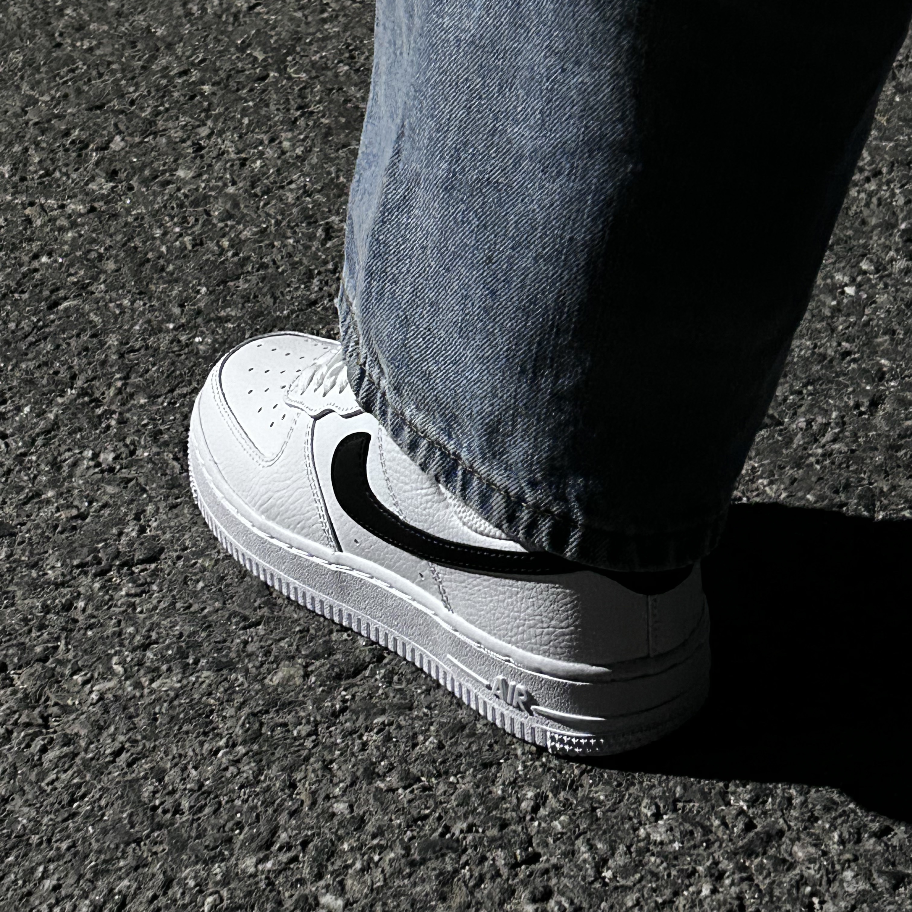(W) Nike Air Force 1 '07 White Black 착용 스타일