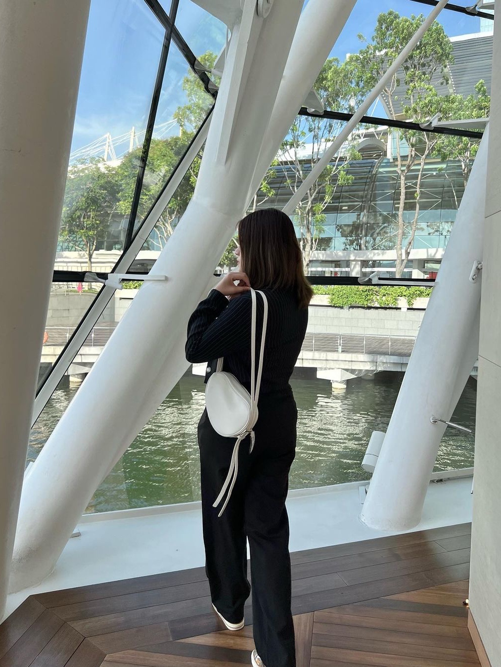 Nieeh Women Bean Bag White 착용 스타일