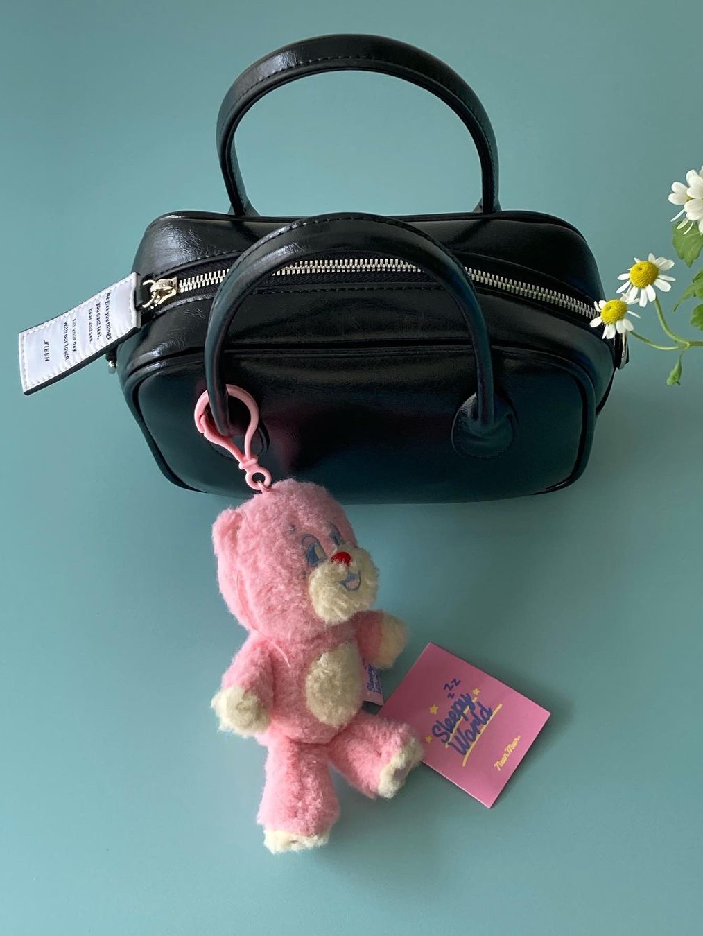 Nieeh Women Square Bag Mini Black 착용 스타일