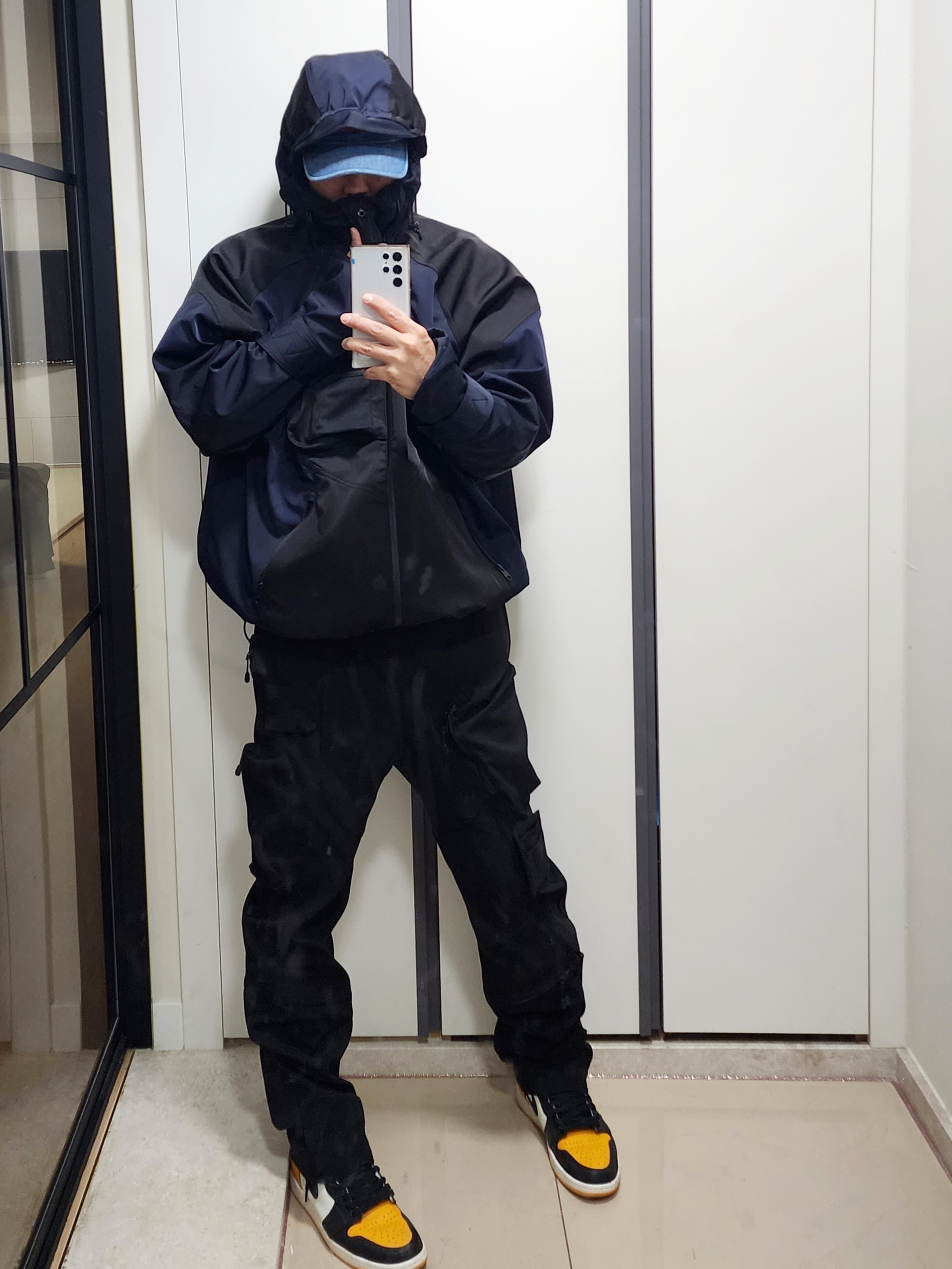 Undermycar Kame Multi Zip Turtle Shell Parka After Midnight - 22FW, Undermycar Bucky Multi Pocket Dynamic Pants Rookie Black - 22SS 착용 스타일 - 2