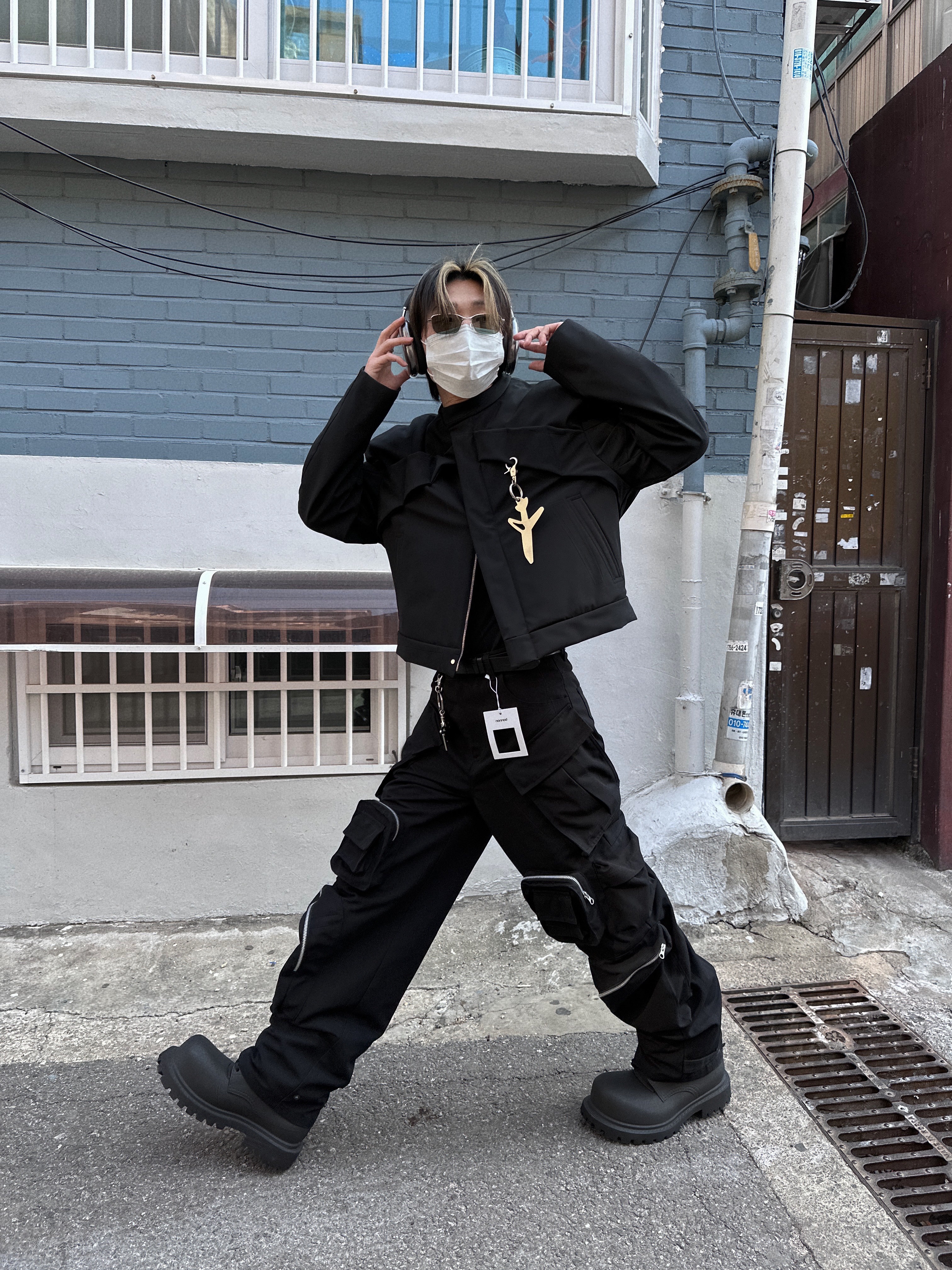 Nonnod Mechanic Cargo Pants Black, Apple AirPods Max Lightning Space Gray (Korean Ver.) 착용 스타일 - 5
