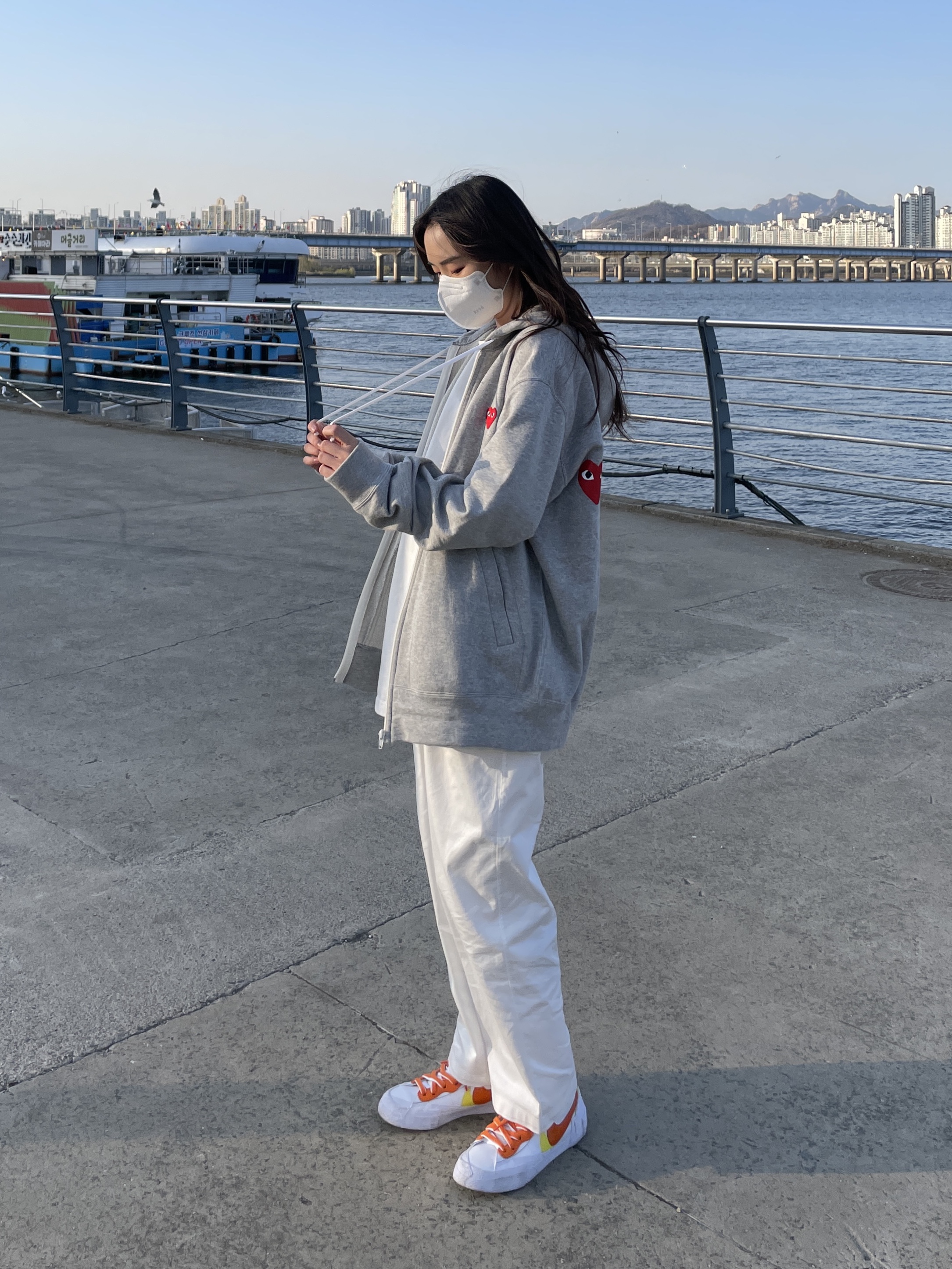 Nike x Sacai Blazer Low Magma Orange 착용 스타일 - 2
