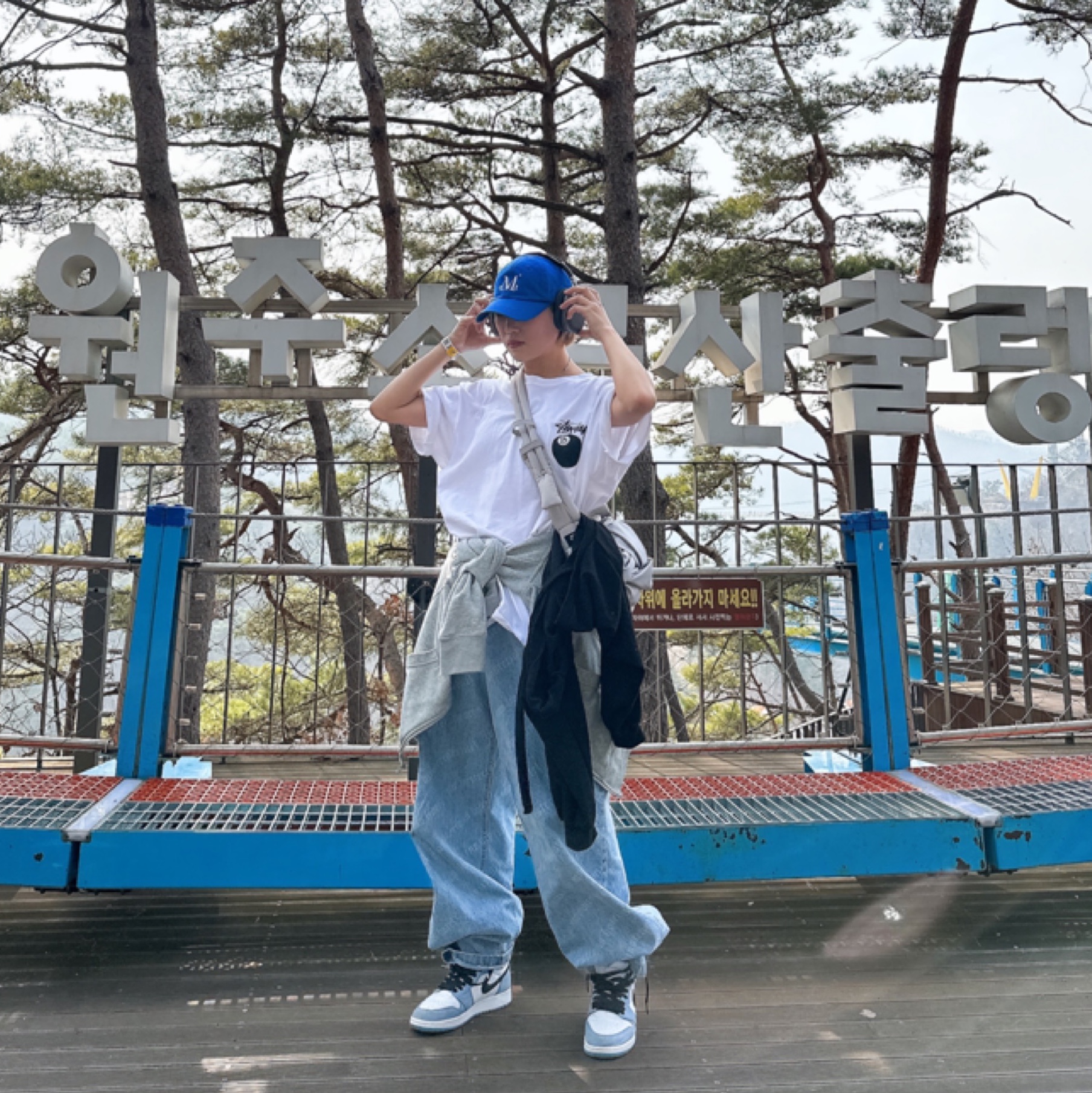 Nike x Stussy NRG FL SS 8 Ball T-Shirt White (DO9323-100), Nike x Stussy NRG FL SS 8 Ball T-Shirt White (DO9322-100) 착용 스타일 - 4
