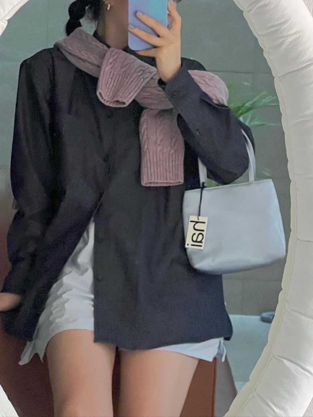 Hai Little Silk Bag Light Blue 착용 스타일