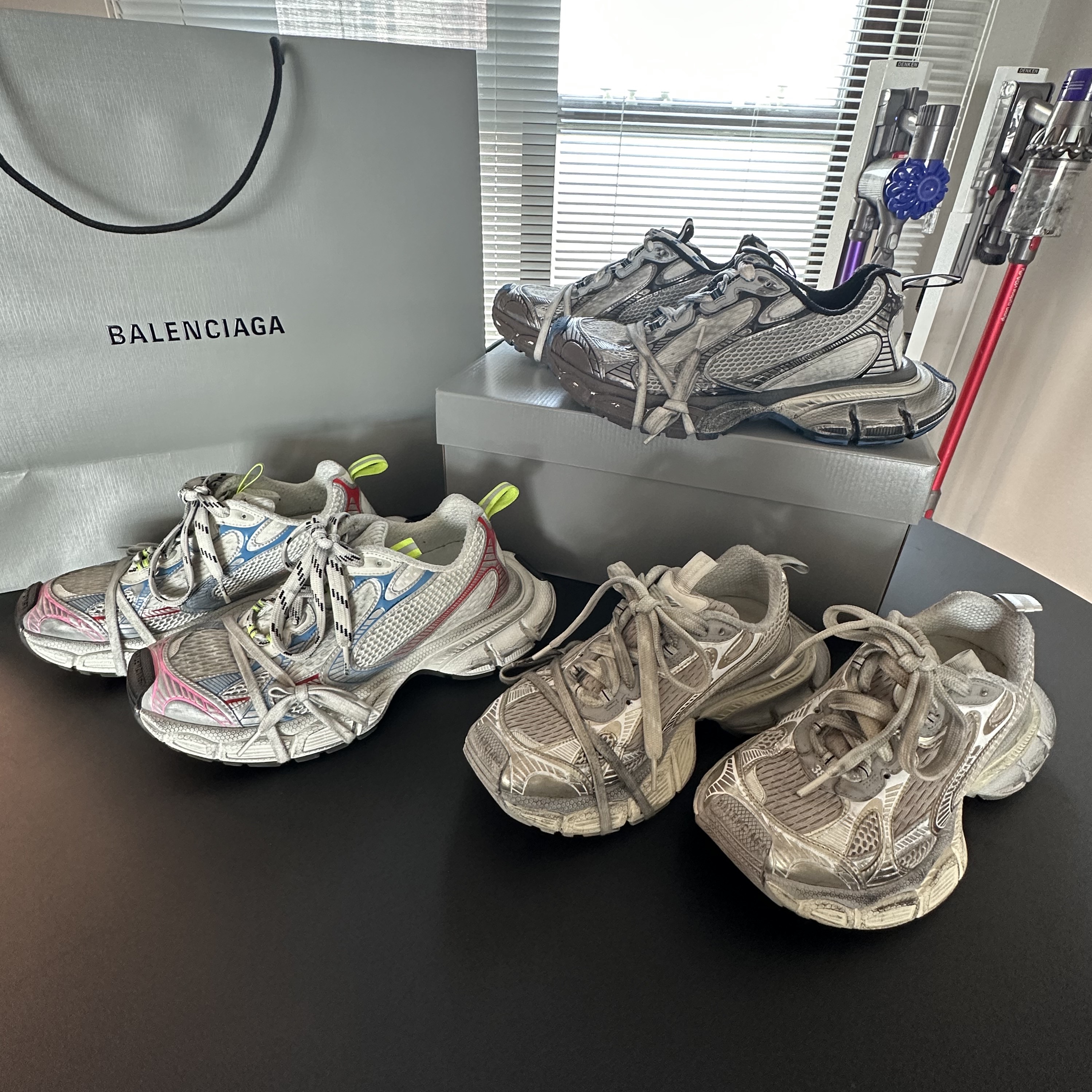(W) Balenciaga 3XL Sneakers Light Beige 착용 스타일 - 2