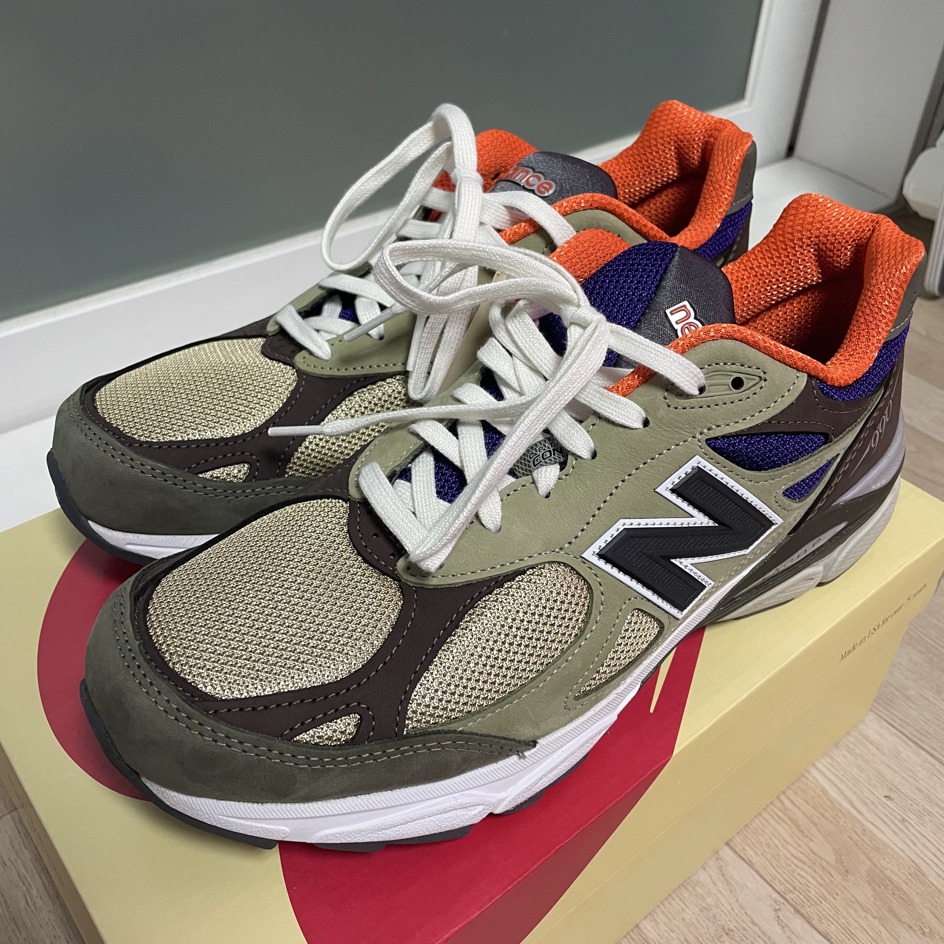 New Balance 990v3 Made in USA Tan Orange 착용 스타일 - 1