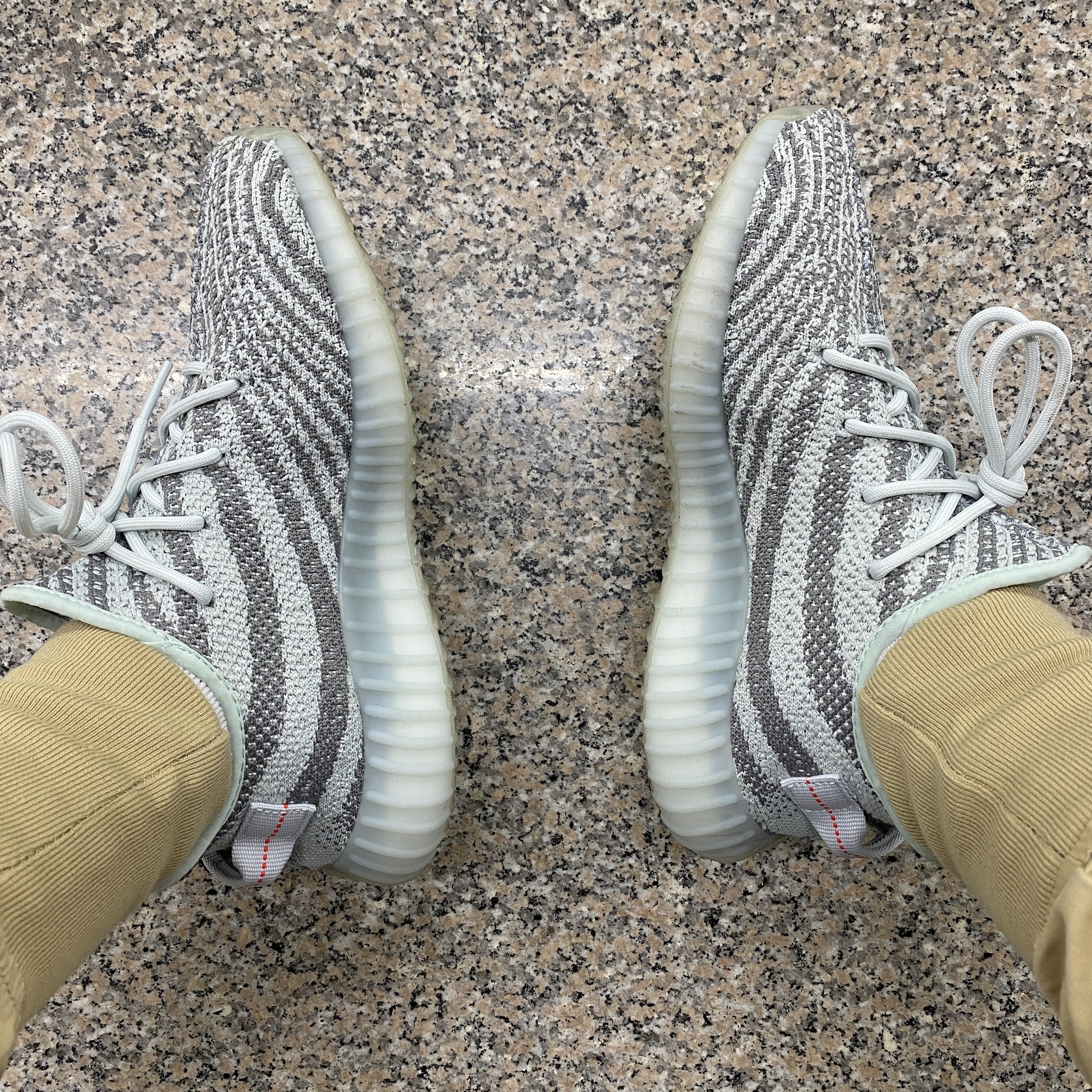 Adidas Yeezy Boost 350 V2 Blue Tint 2017 착용 스타일