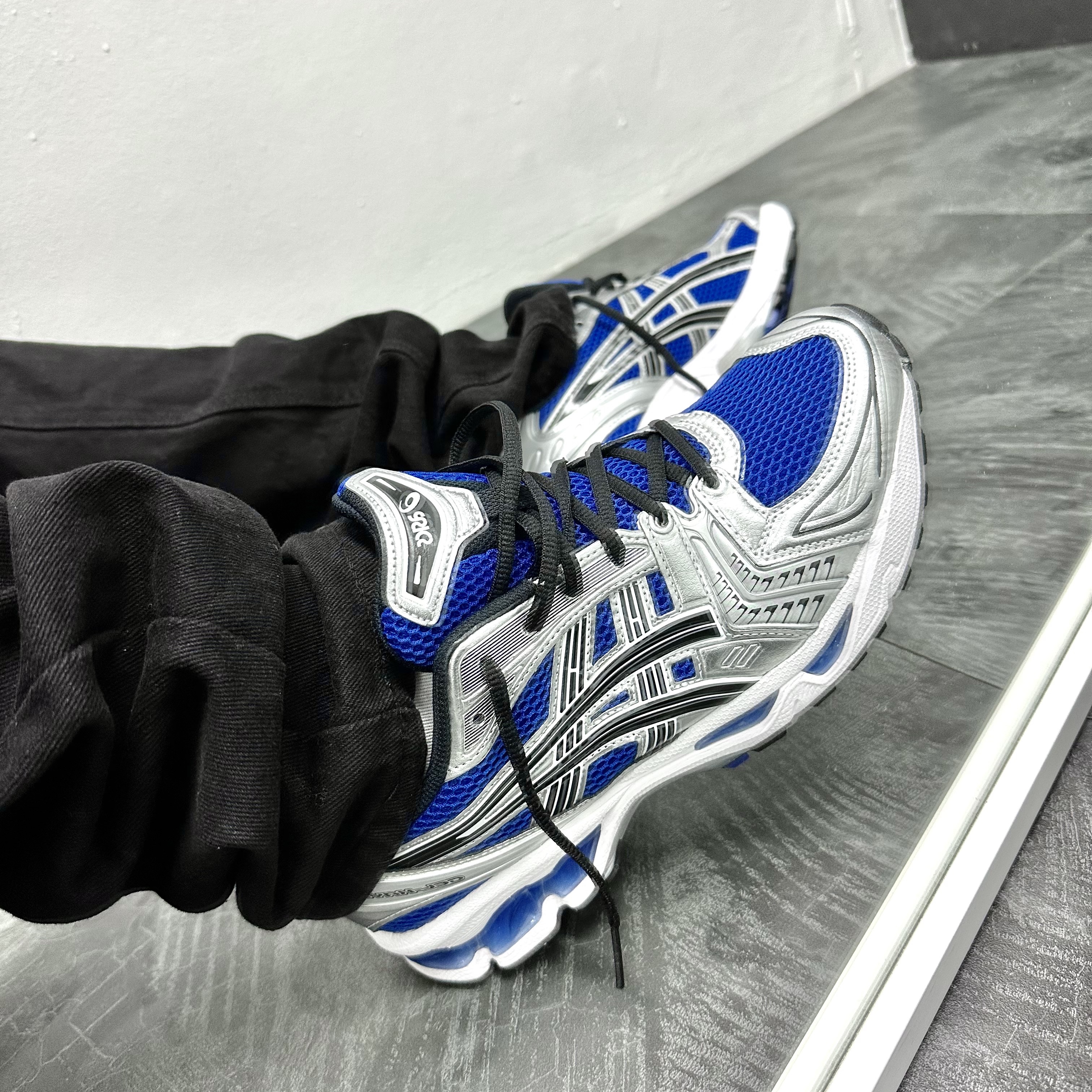 Asics Gel-Kayano 14 Monaco Blue Black 착용 스타일