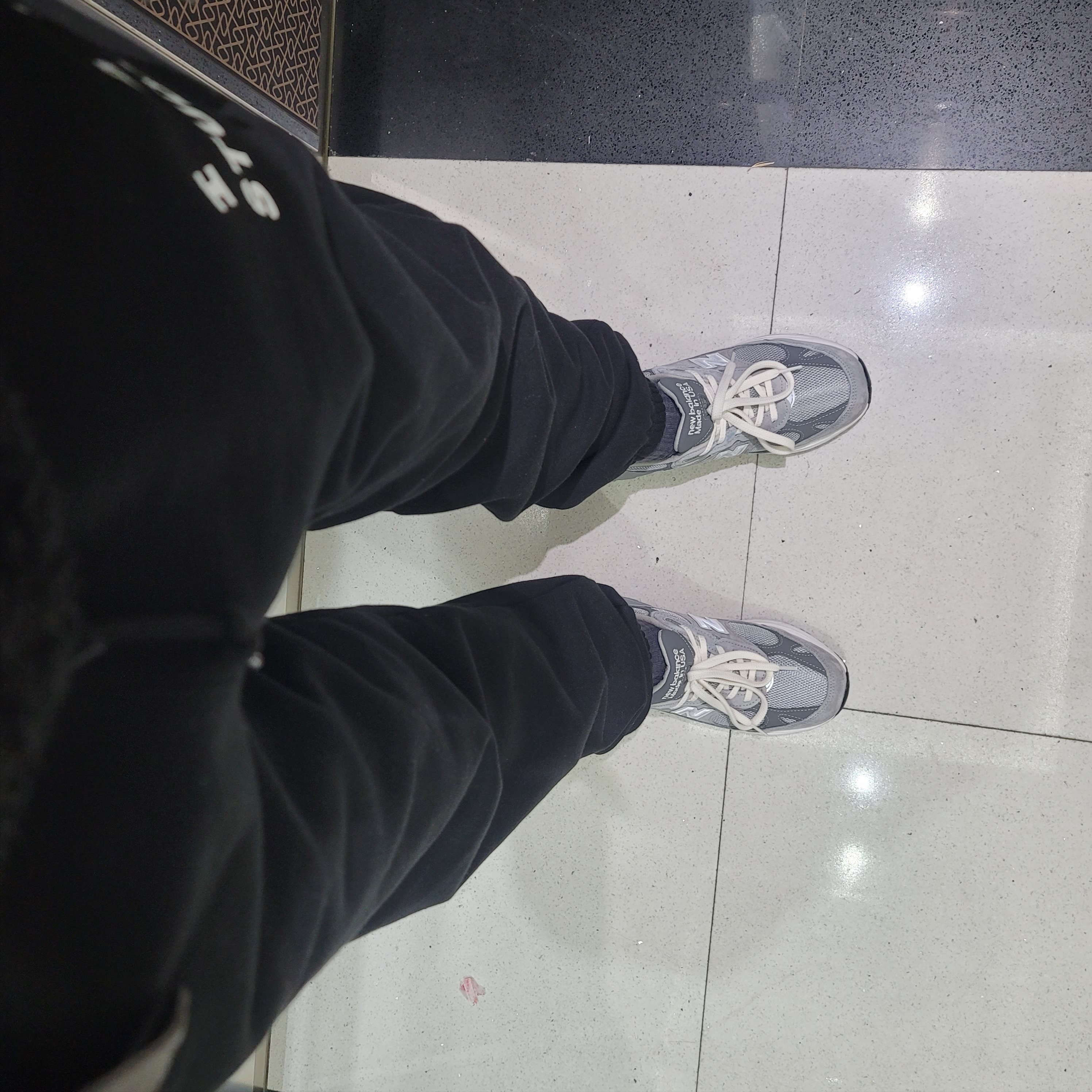 IAB Studio Sweatpants Black White - 23SS 착용 스타일
