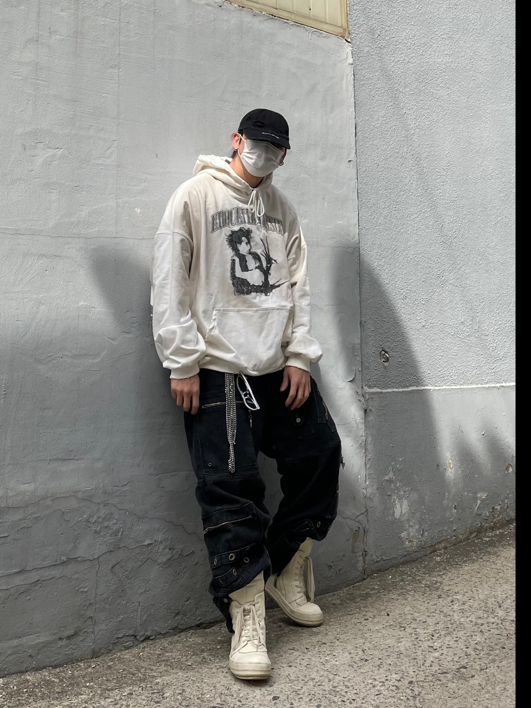 Project G/R x Atmos Etiquette Lesson Vintage Washed Hoodie White, Project G/R Flight Denim Pants Black 착용 스타일 - 2