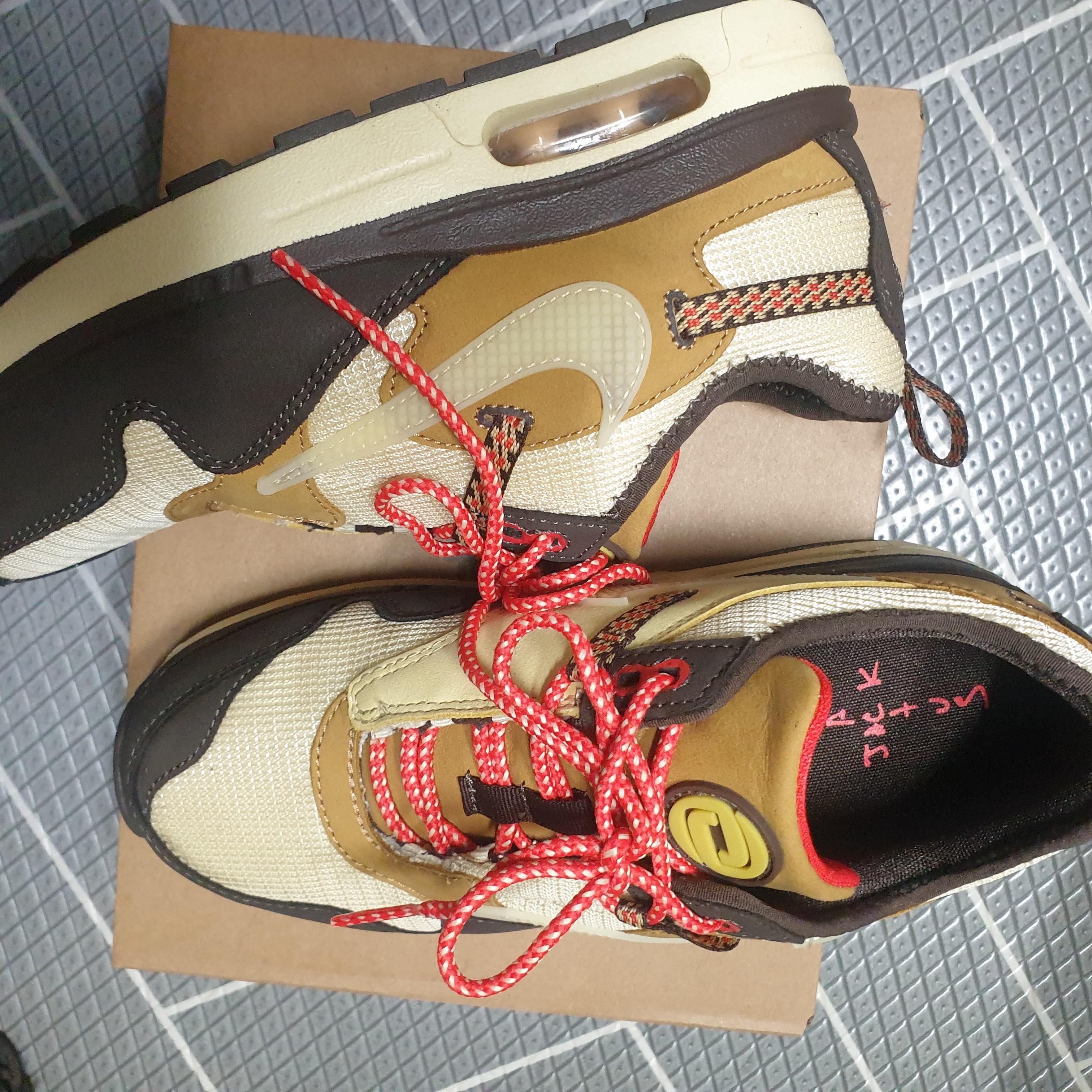 (PS) Nike x Travis Scott Air Max 1 Cact.us Brown 착용 스타일 - 1