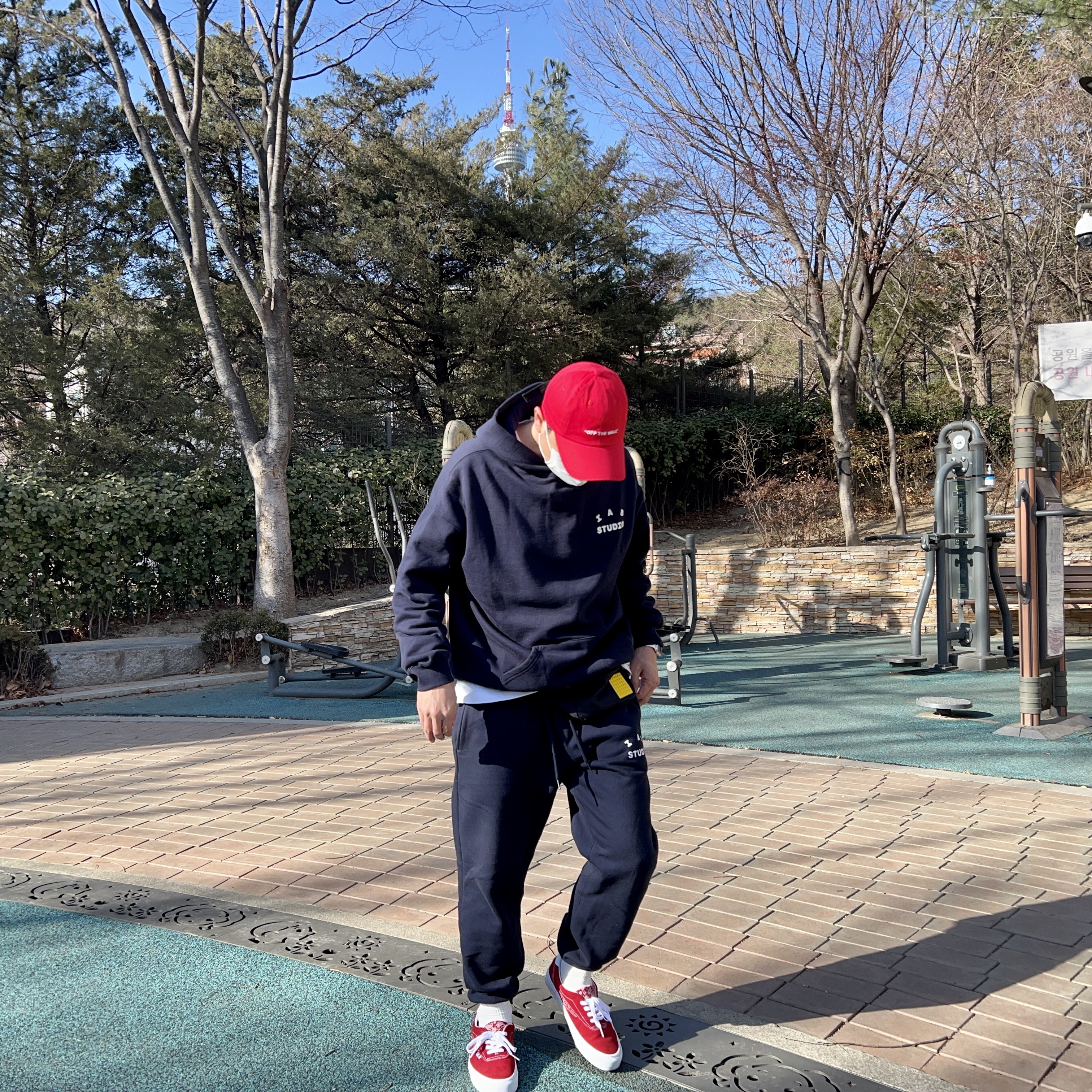 IAB Studio Hoodie Navy - 21SS, IAB Studio Sweatpants Navy - 21SS 착용 스타일 - 3