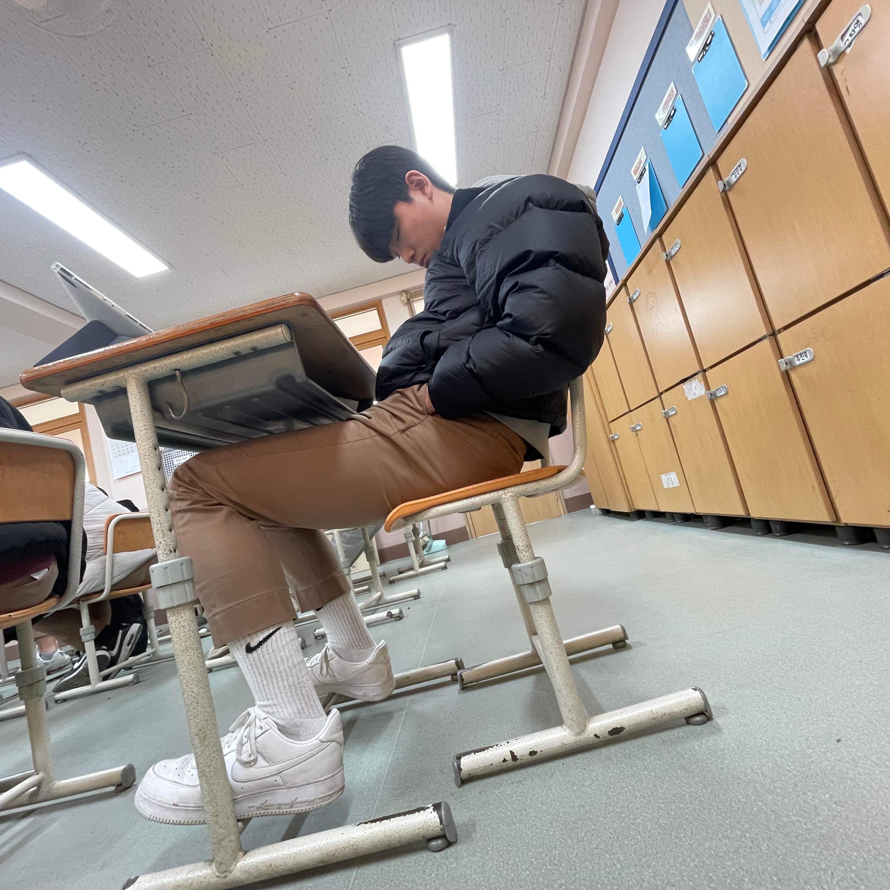 Nike x Drake Nocta Air Force 1 Low SP Certified Lover Boy White, The North Face 1996 Eco Nuptse Jacket Black 착용 스타일
