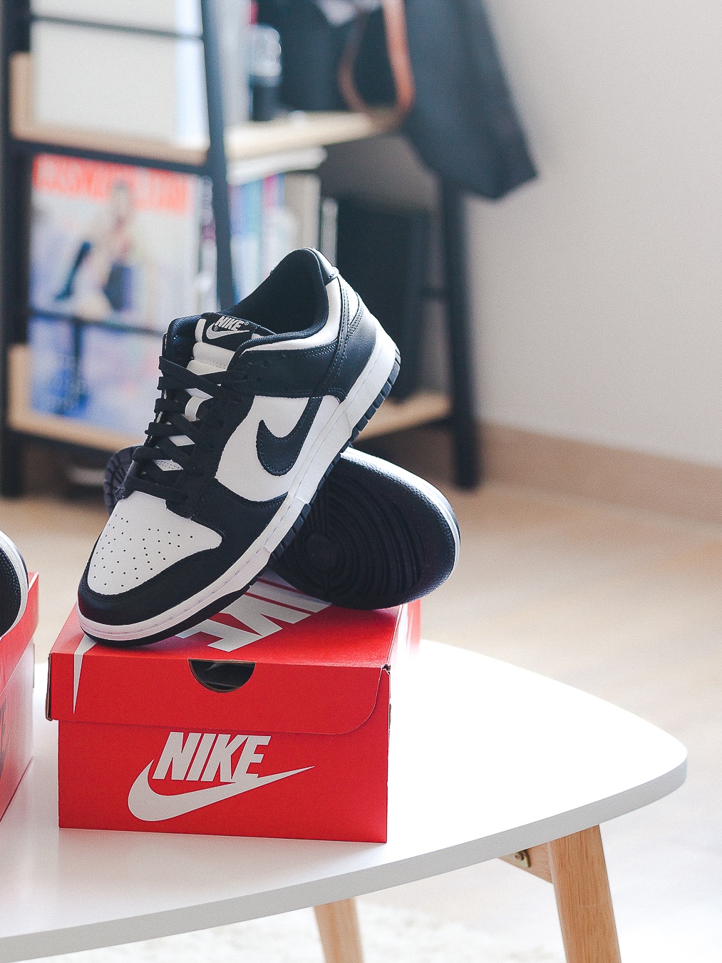 Nike Dunk Low Retro Black, Jordan 1 High 85 Black White 착용 스타일 - 3