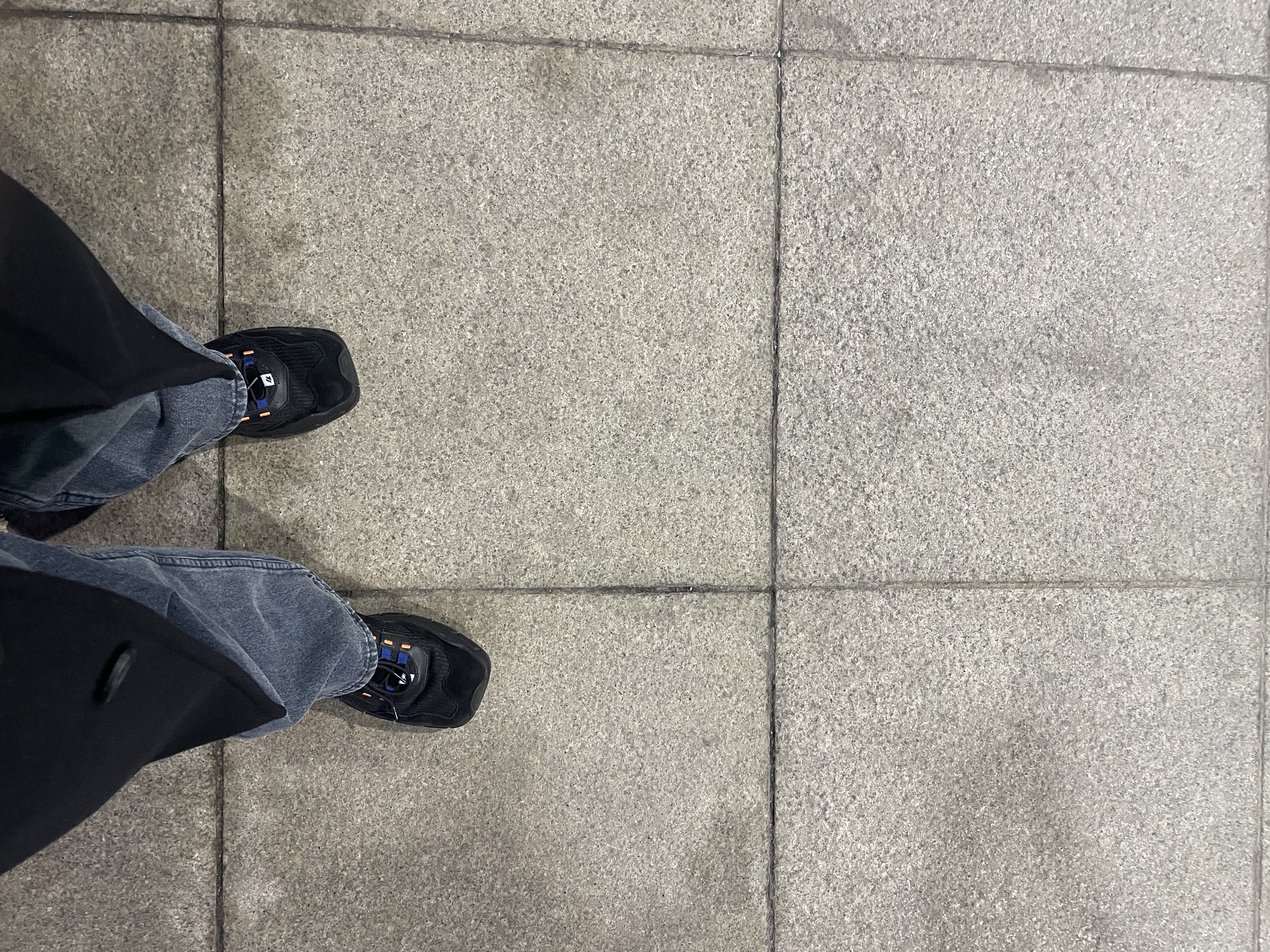 Zara x Ader Error Sneakers Black 착용 스타일