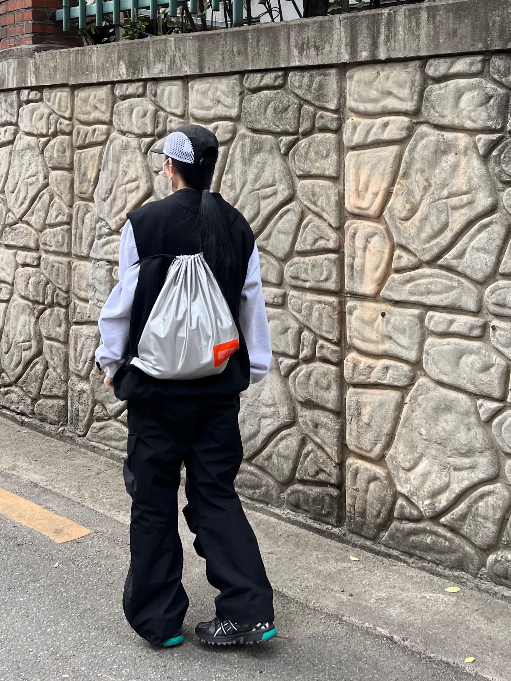 (W) Asics x Matin Kim Gel-Sonoma 15-50 Black Pure Silver, Helinox x Obey Camp Cap Black 착용 스타일 - 4
