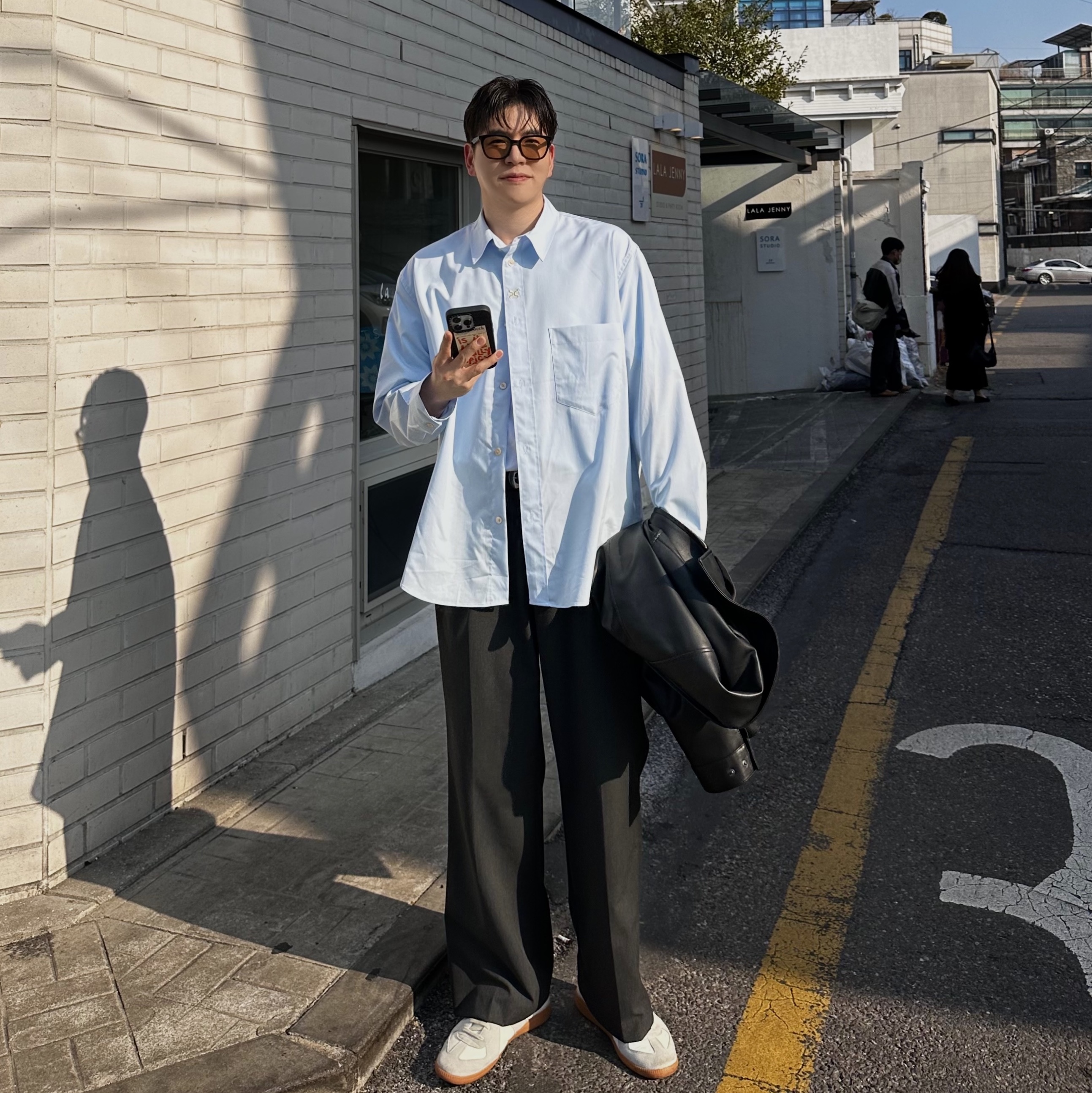 Maison Margiela Calfskin Replica Sneakers 착용 스타일 - 1