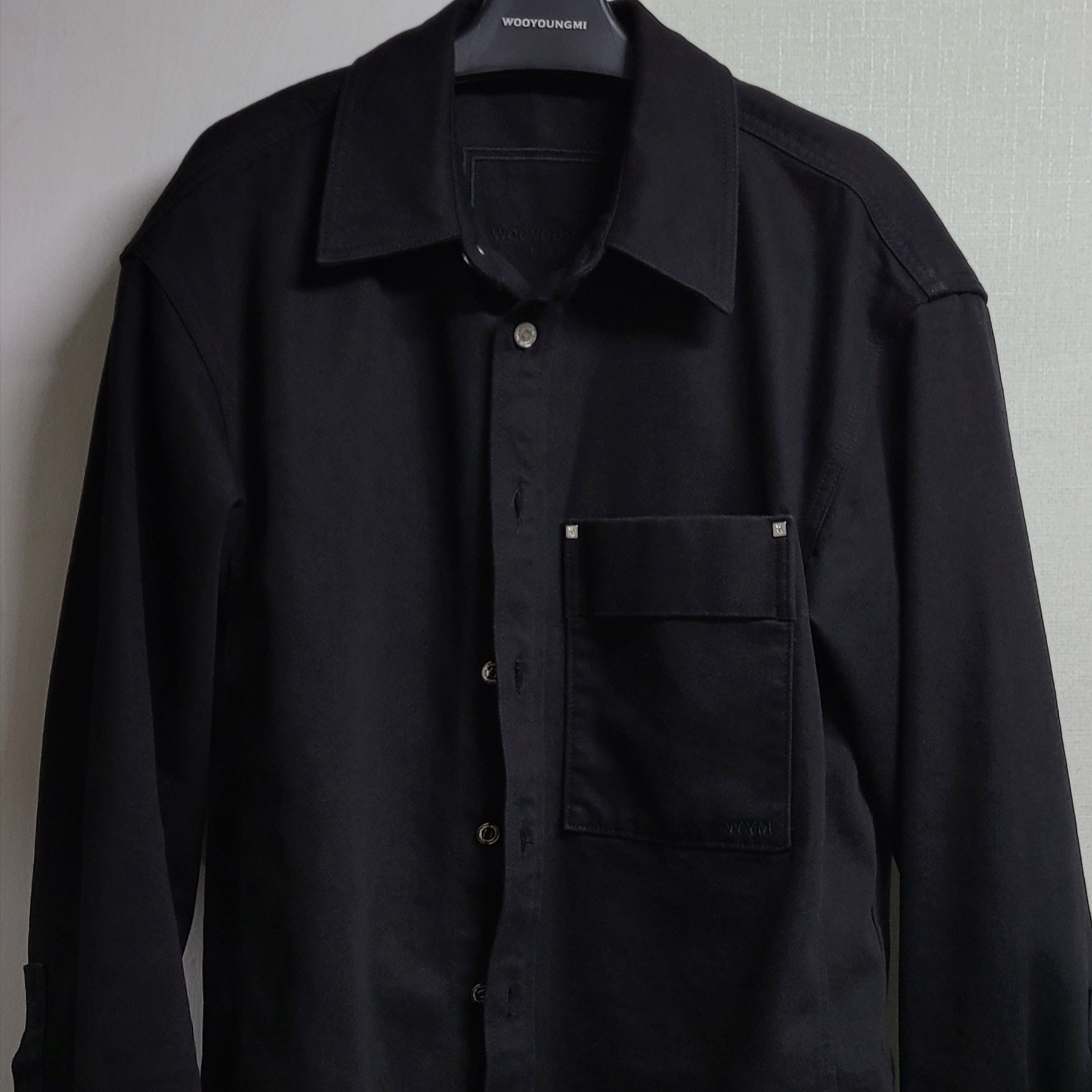 Wooyoungmi Denim Back Logo Shirt Black - 23SS 착용 스타일 - 2