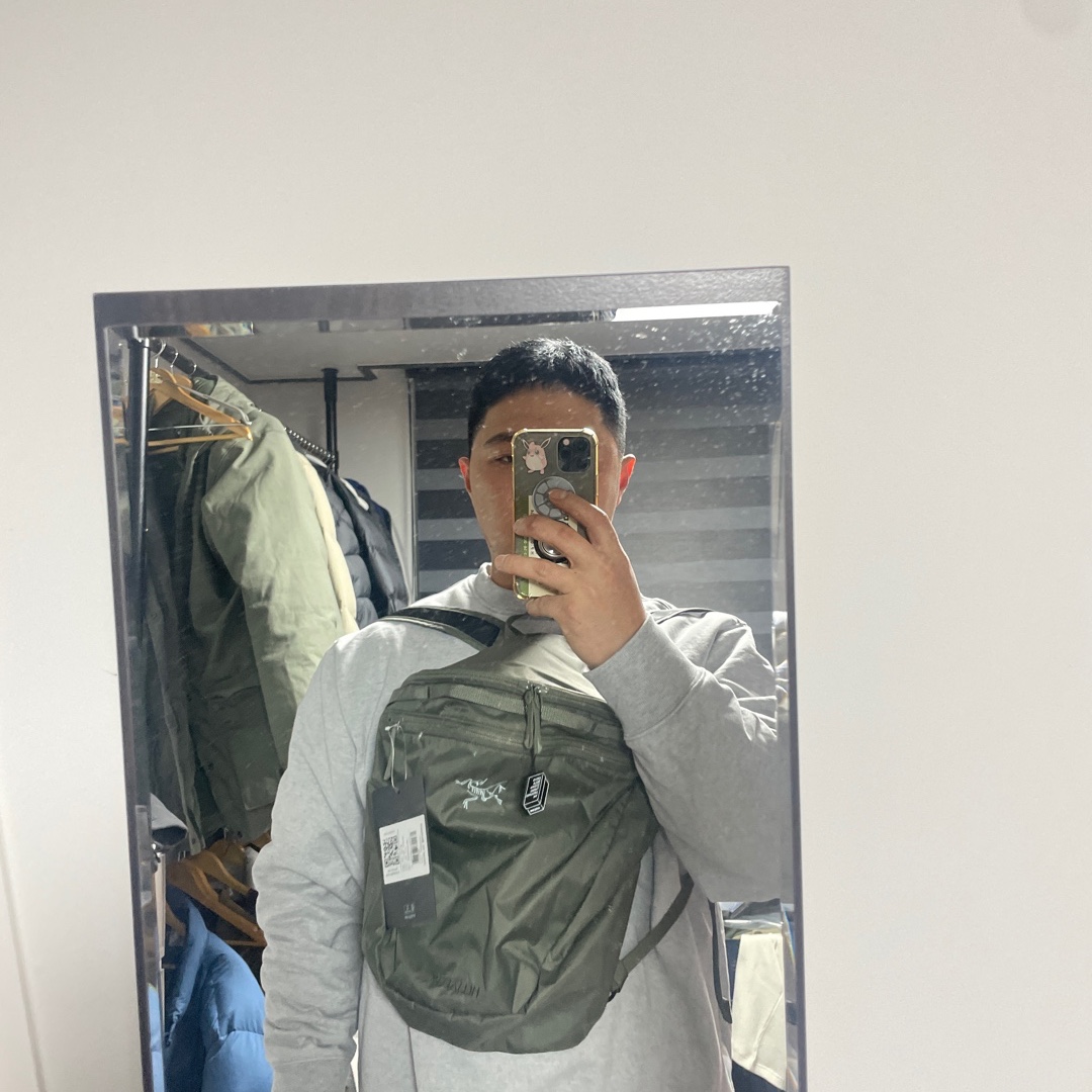 Palace P-3 Applique Crew Grey Marl - 22FW, Arc'teryx Heliad 15 Backpack Forage 착용 스타일