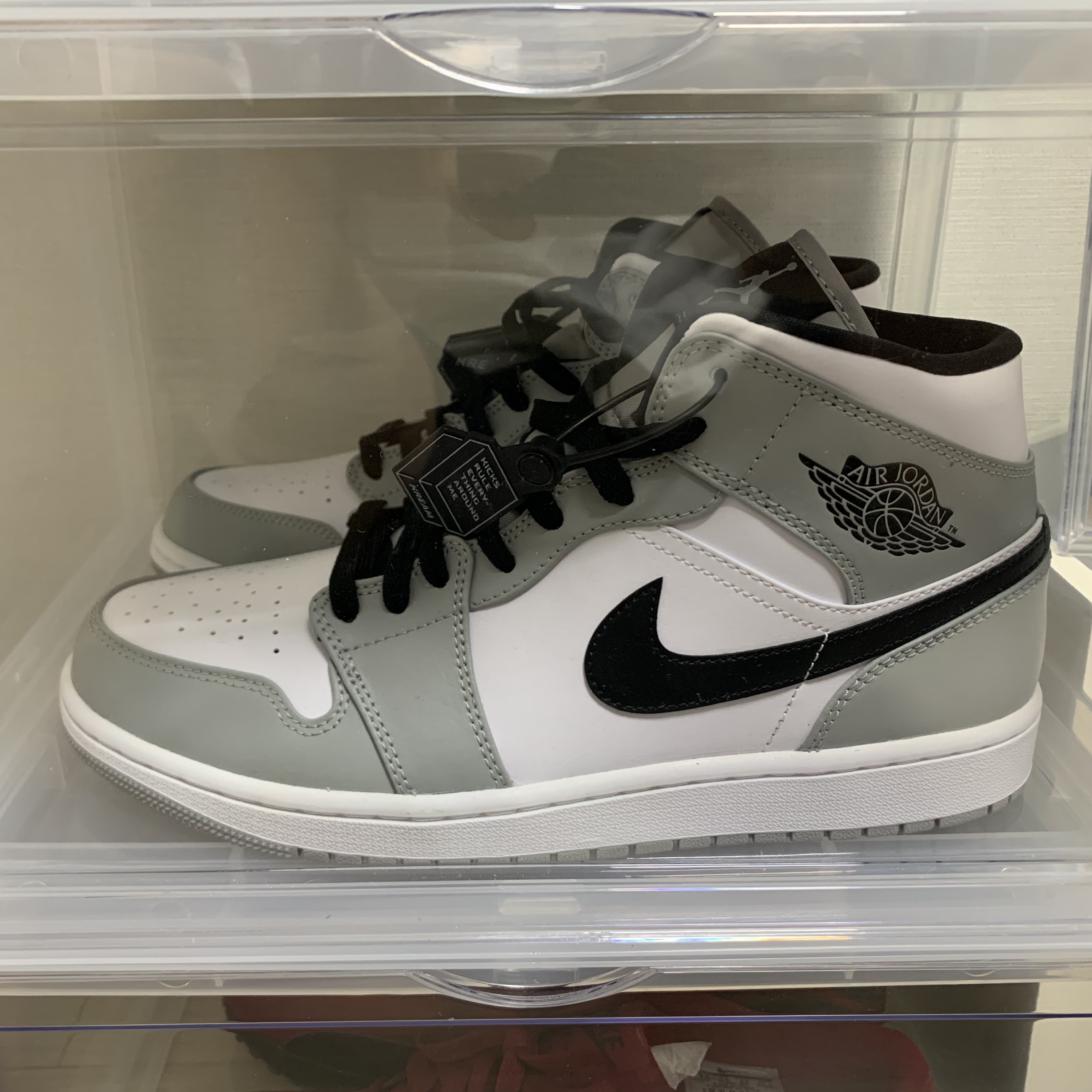 Jordan 1 Mid Light Smoke Grey 착용 스타일