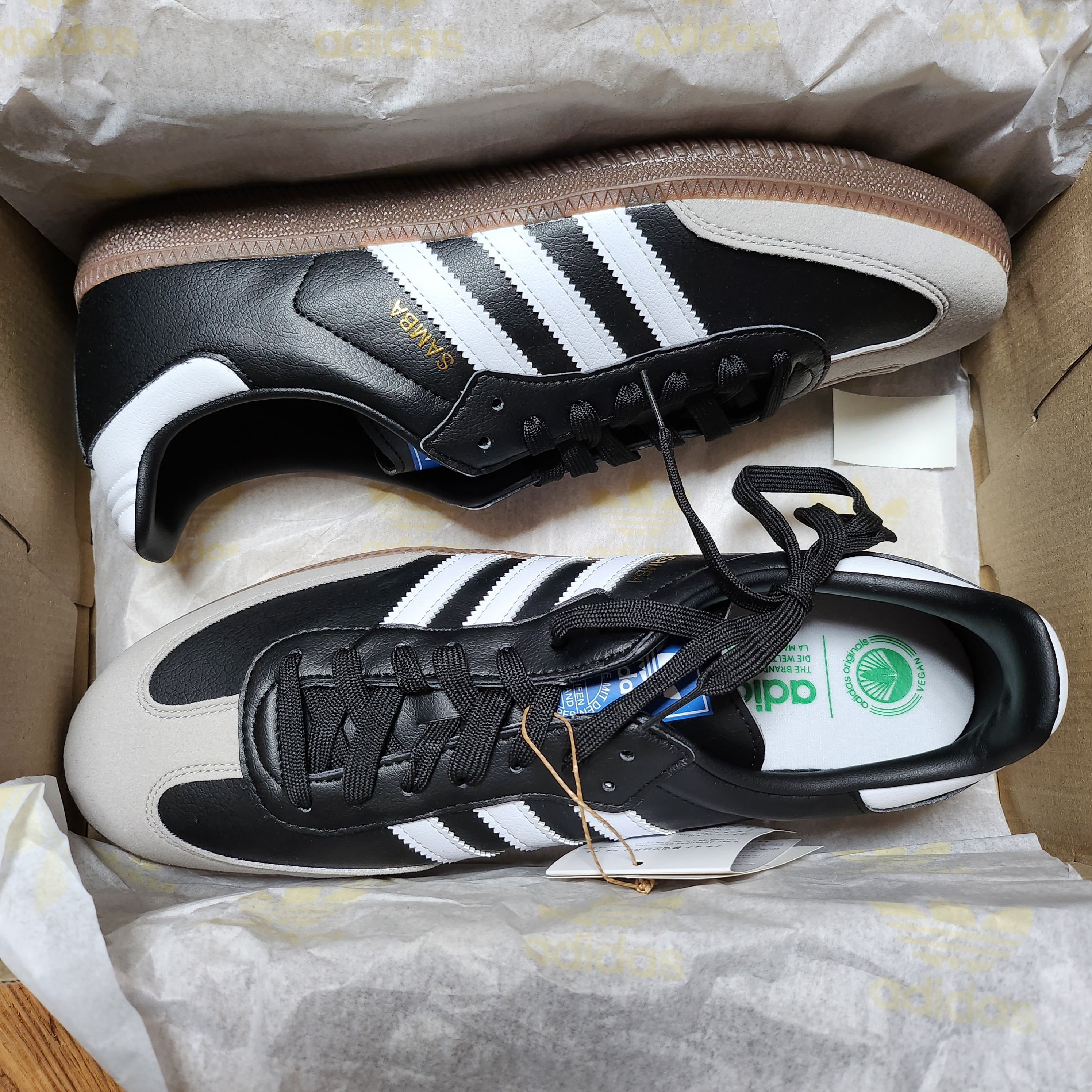 Adidas Samba Vegan Black White 착용 스타일