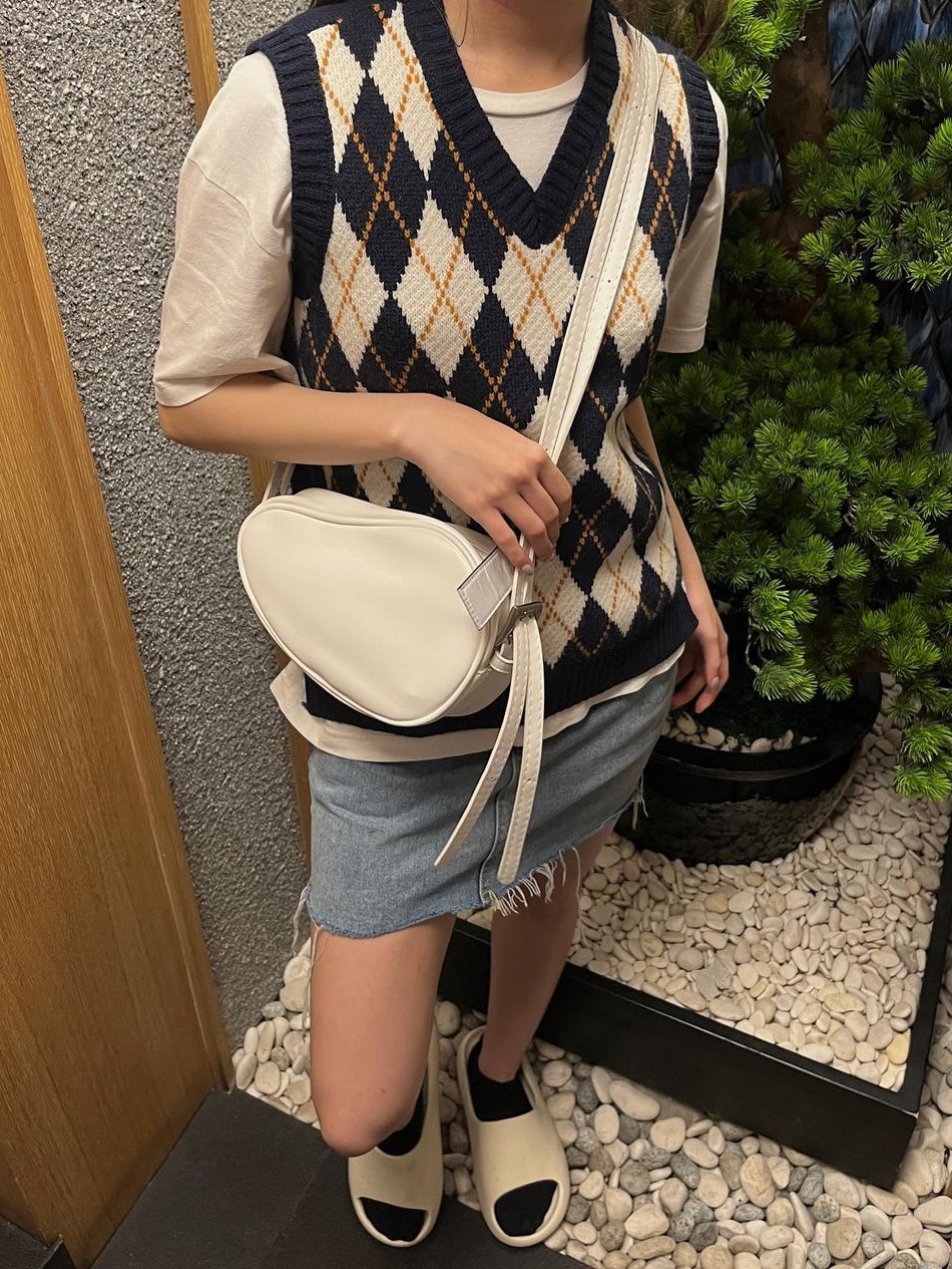 Nieeh Women Bean Bag White 착용 스타일