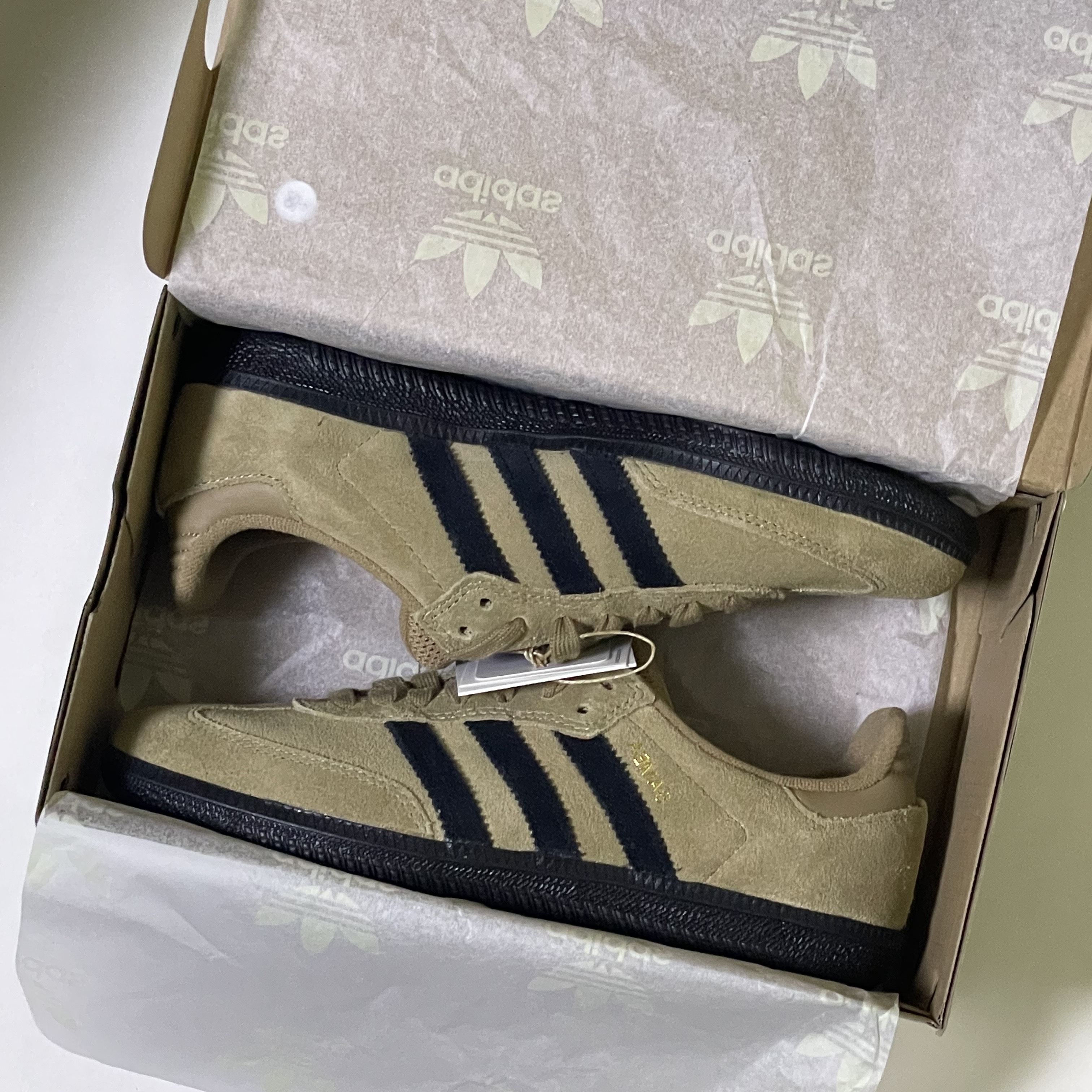 Adidas Samba ADV Cardboard 착용 스타일 - 3