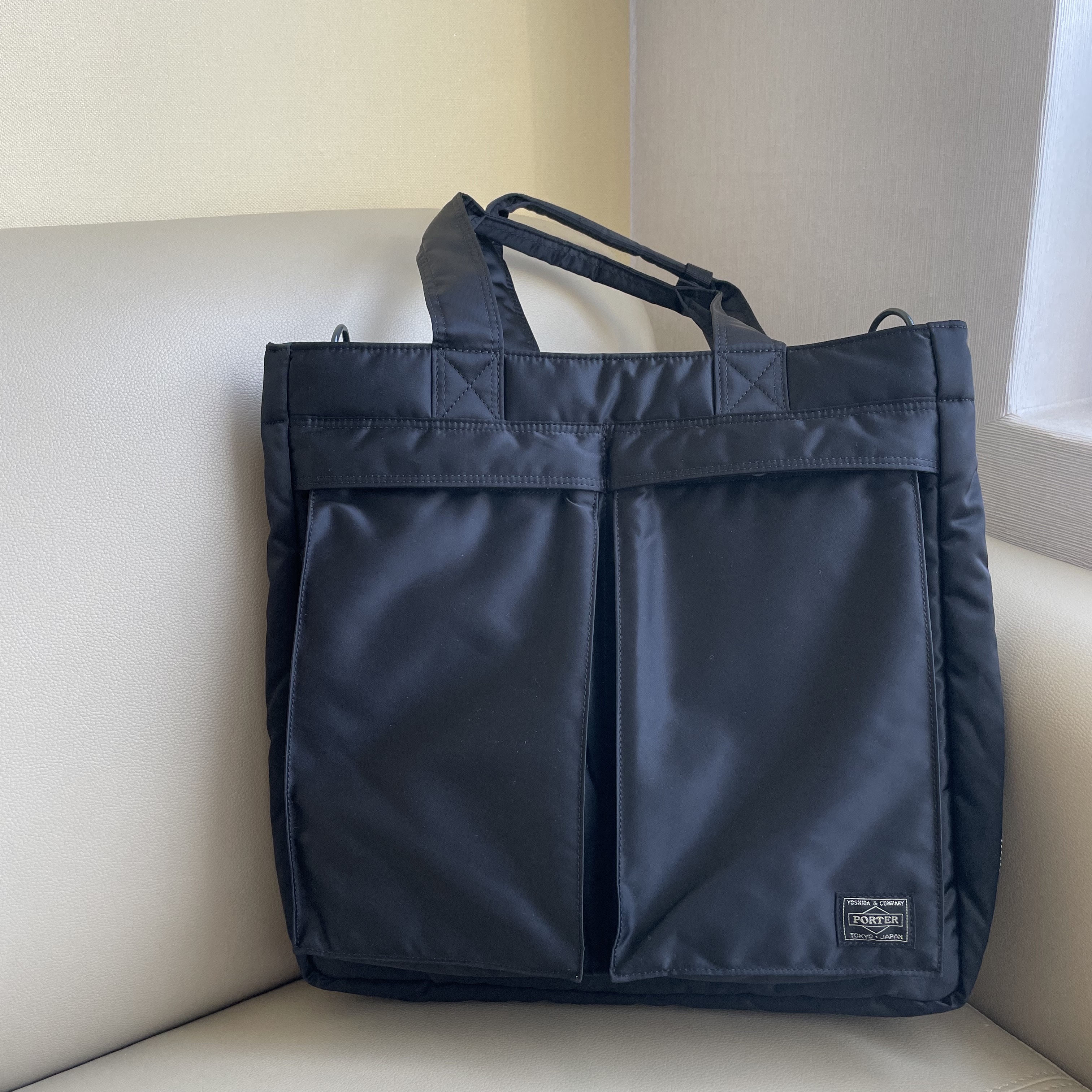 Porter Tanker 2Way Tote Bag Black 착용 스타일