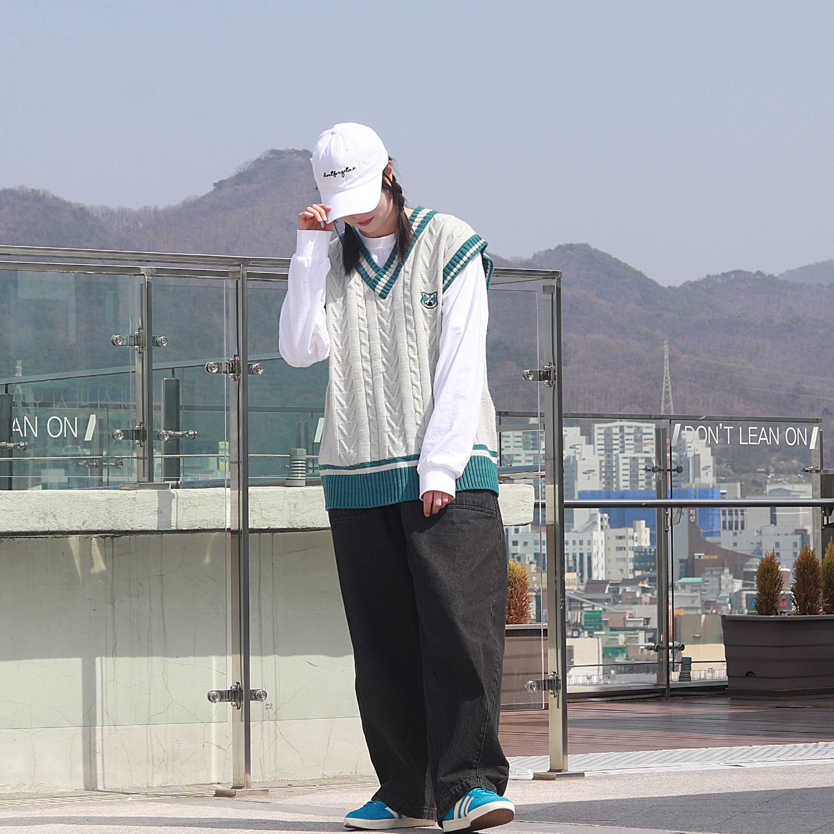 Adidas Gazelle Bold Aqua Off White 착용 스타일