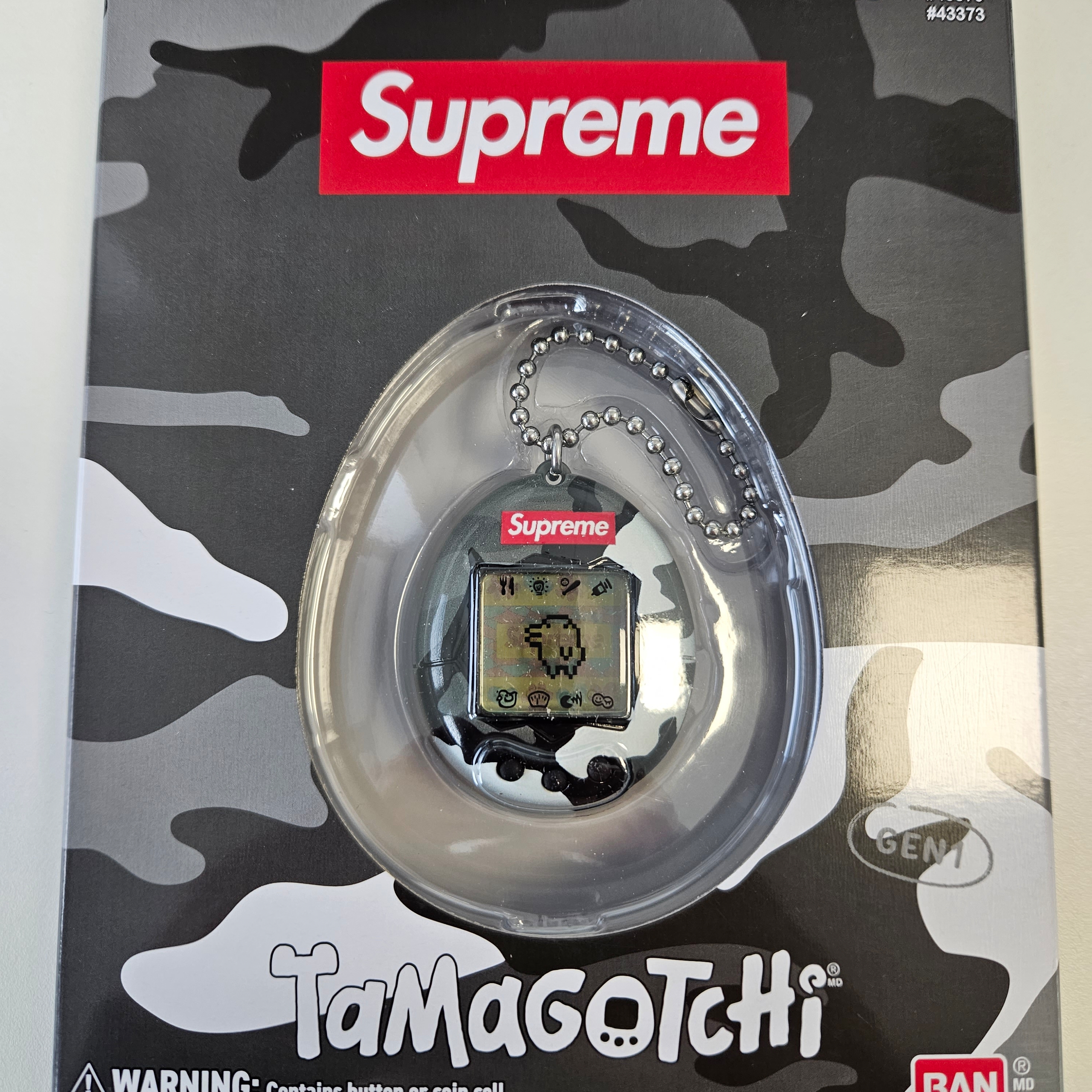 Supreme Tamagotchi Black - 23SS 착용 스타일 - 2