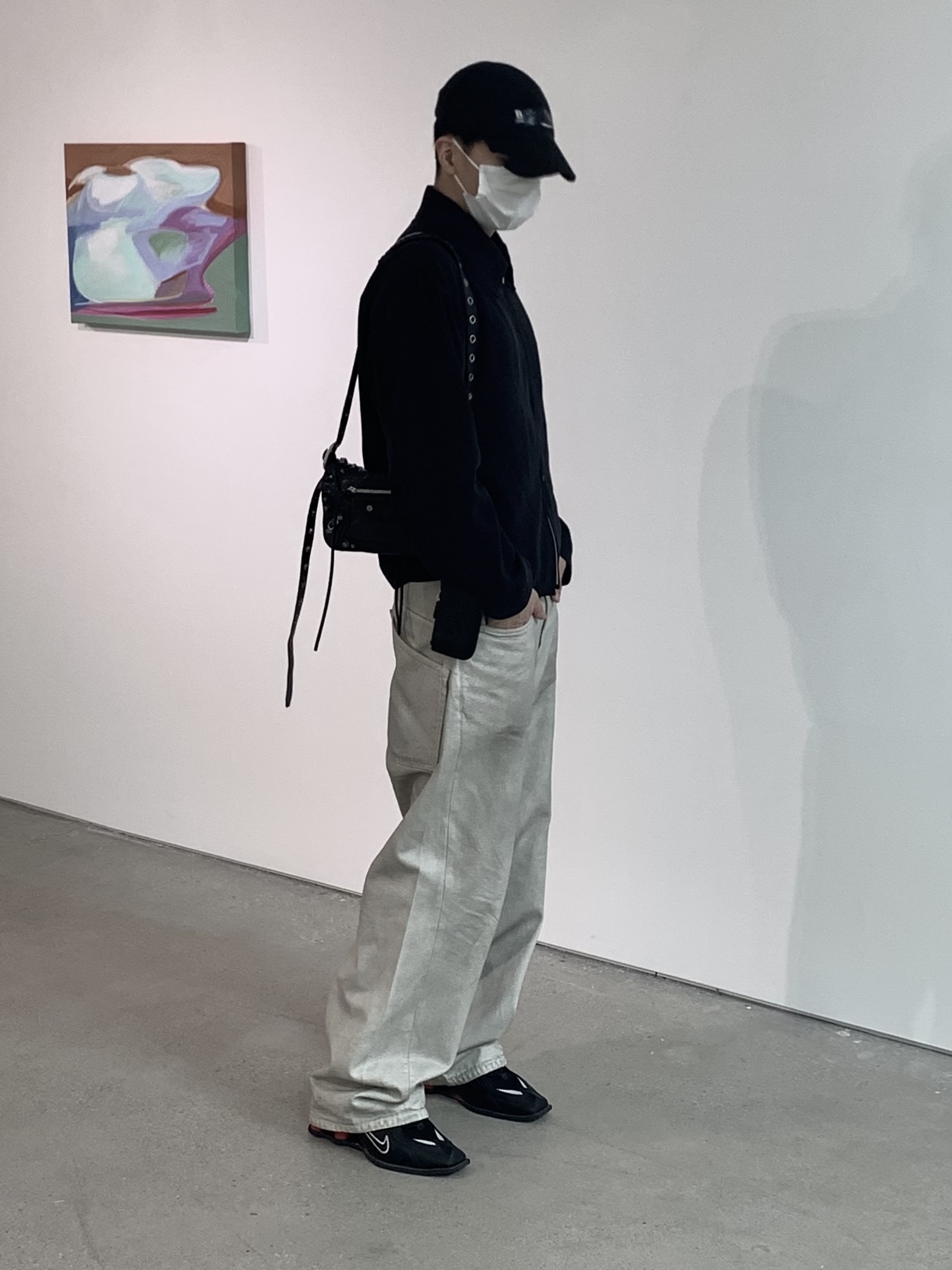 Balenciaga Gaffer Cap Black, Balenciaga Arena Lambskin Aged Silver Hardware Le Cagole XS Flap Bag Black 착용 스타일 - 1