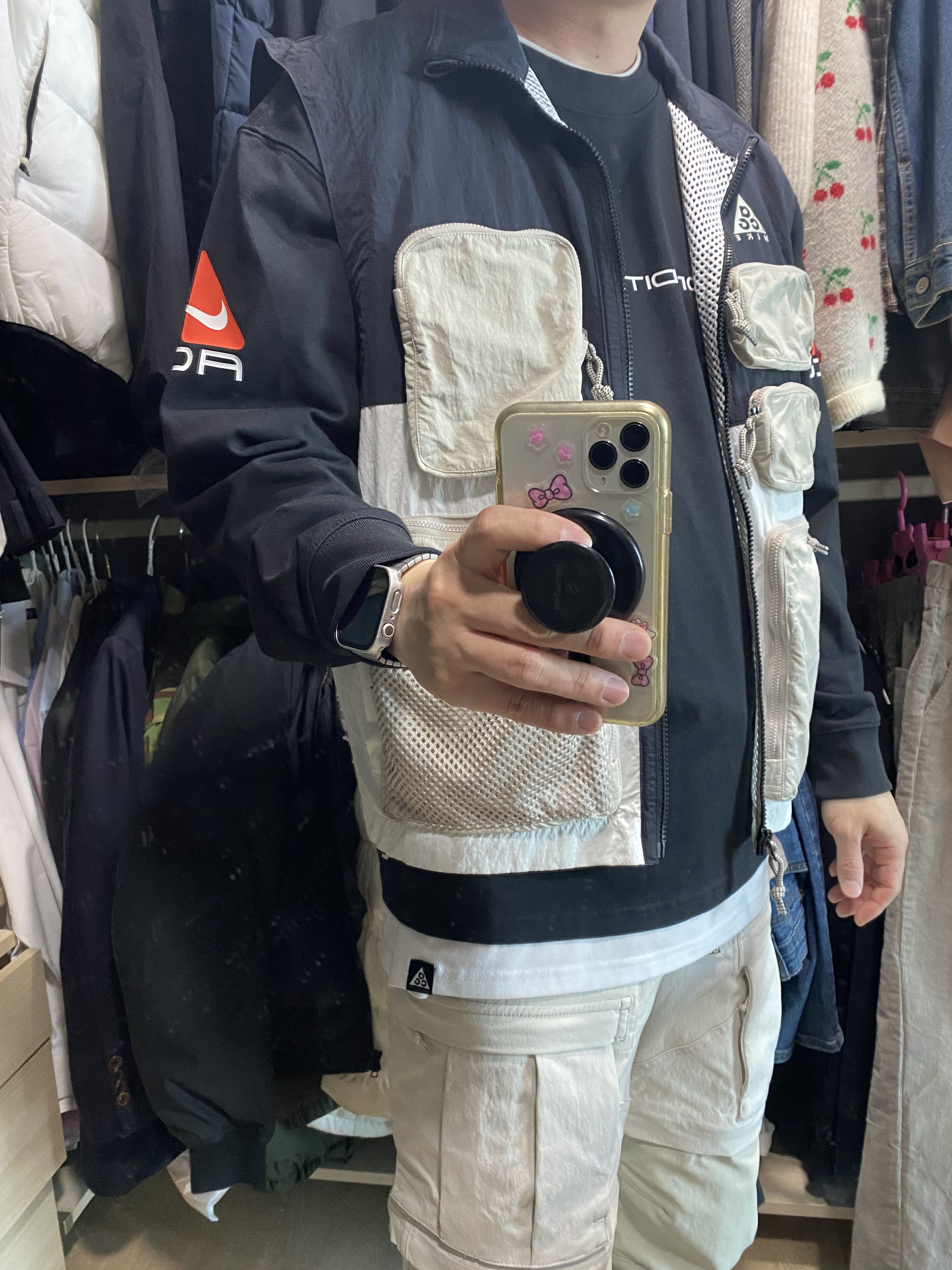Nike NRG ACG SSNL Lungs Long Sleeve T-Shirt Black - Asia, Nike ACG Utility Vest Black Summit White - Asia 착용 스타일