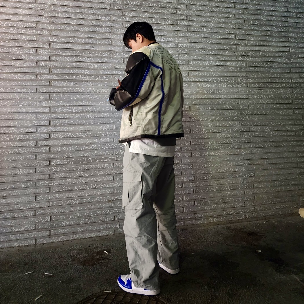 Diesel J-Kreator Biker Jacket in Colour-Block Nylon Black Grey, (W) Jordan 1 Mid White Hyper Royal 착용 스타일