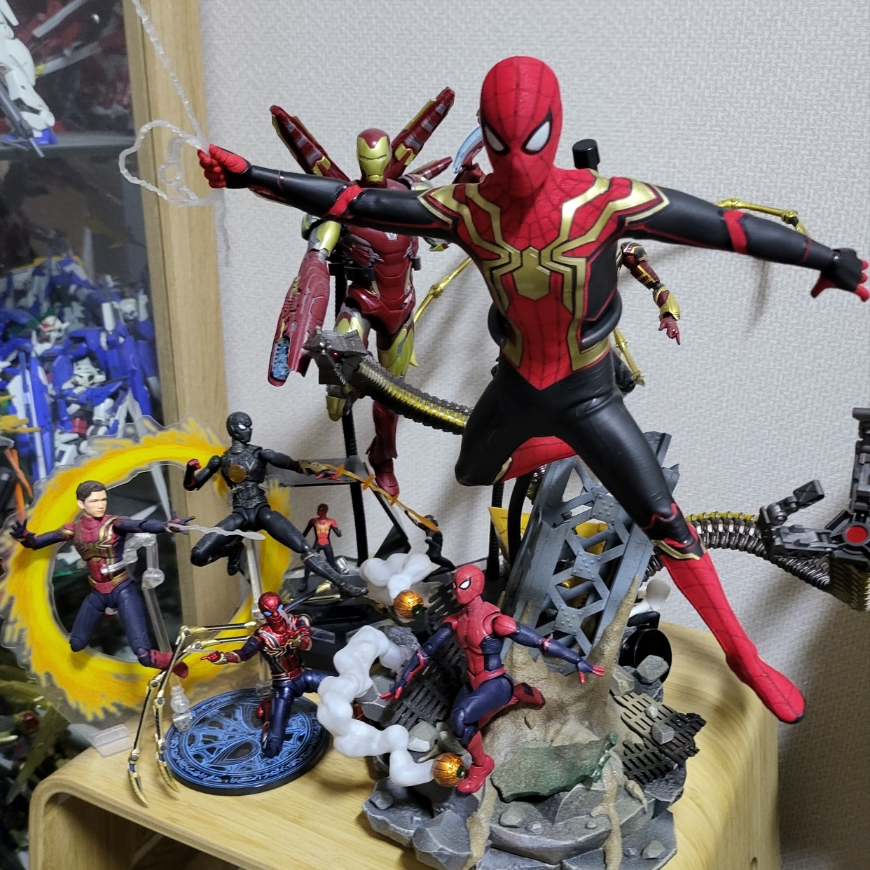 Hot Toys Spider-Man: No Way Home Integrated Suit (Deluxe Version) 착용 스타일 - 1
