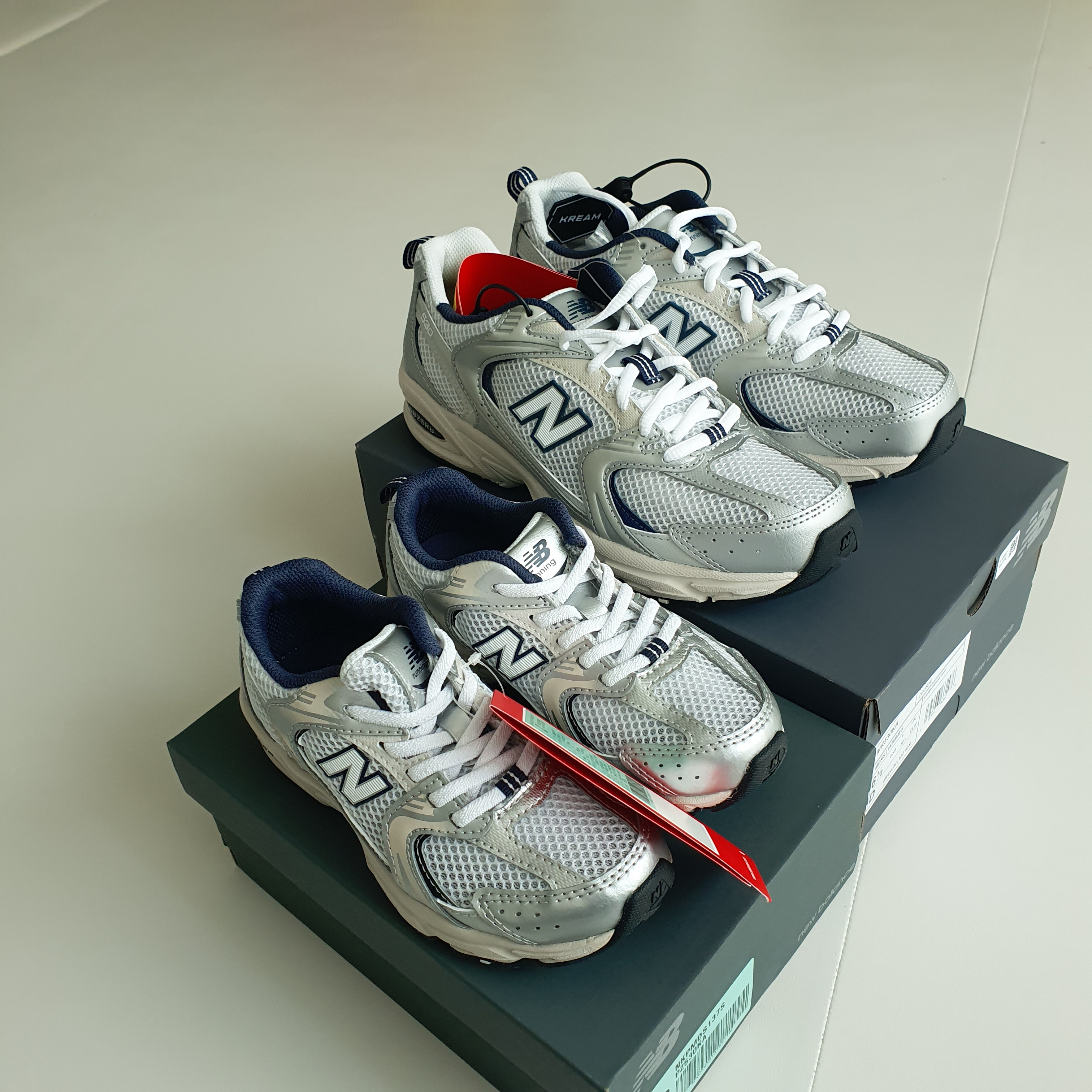 New Balance 530 Steel Grey 착용 스타일
