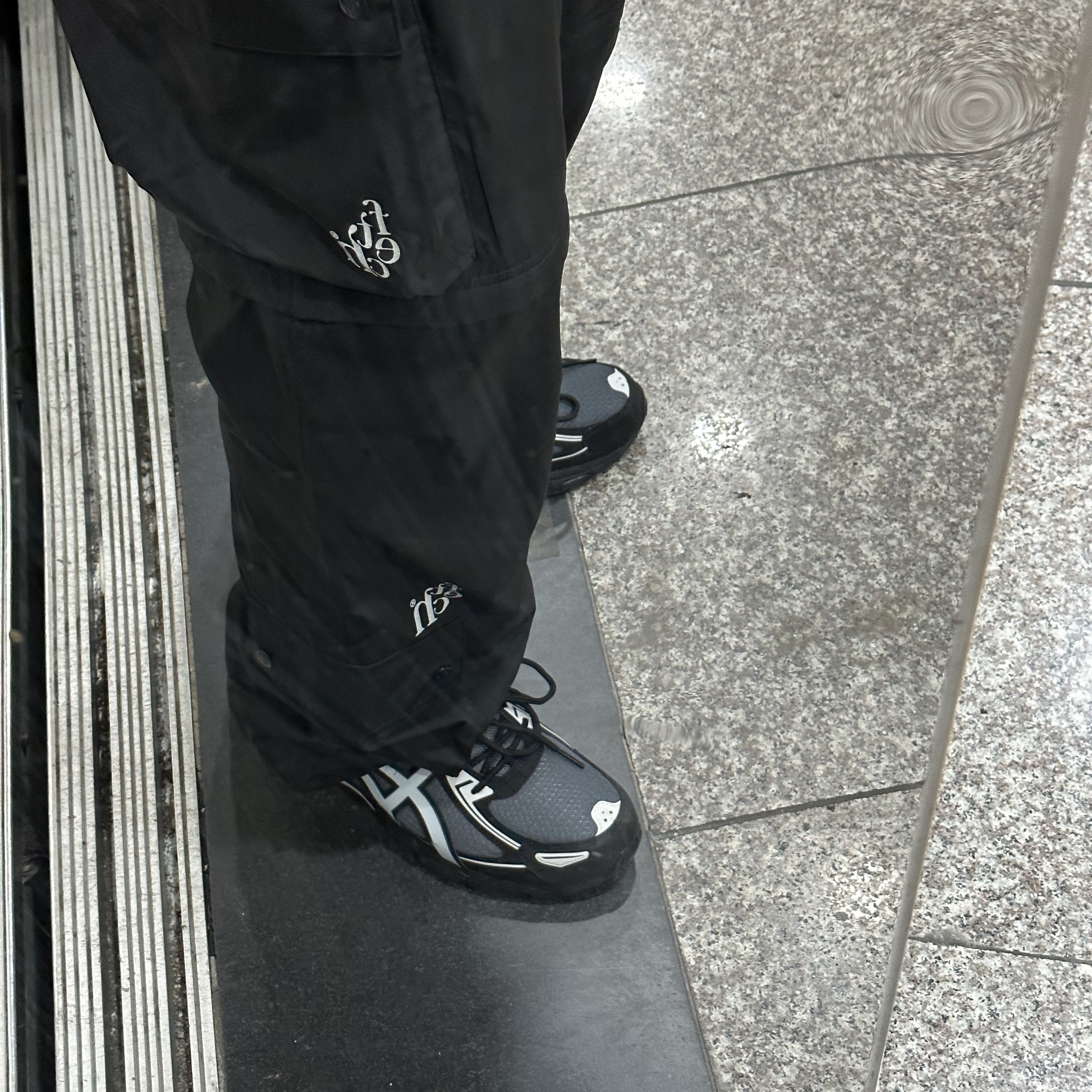 Asics Gel-Venture 6 Carrier Grey 착용 스타일