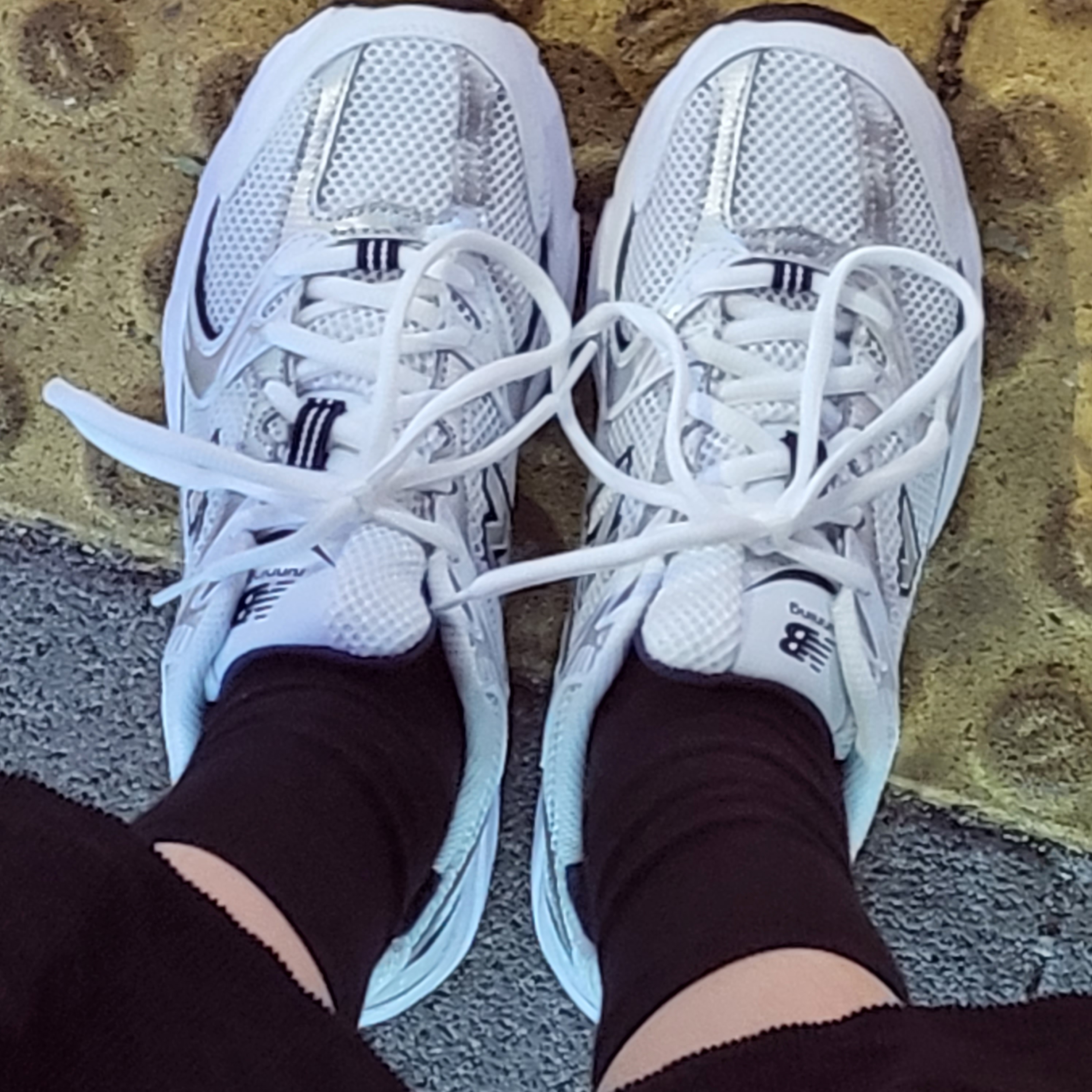 New Balance 530 White 착용 스타일 - 1